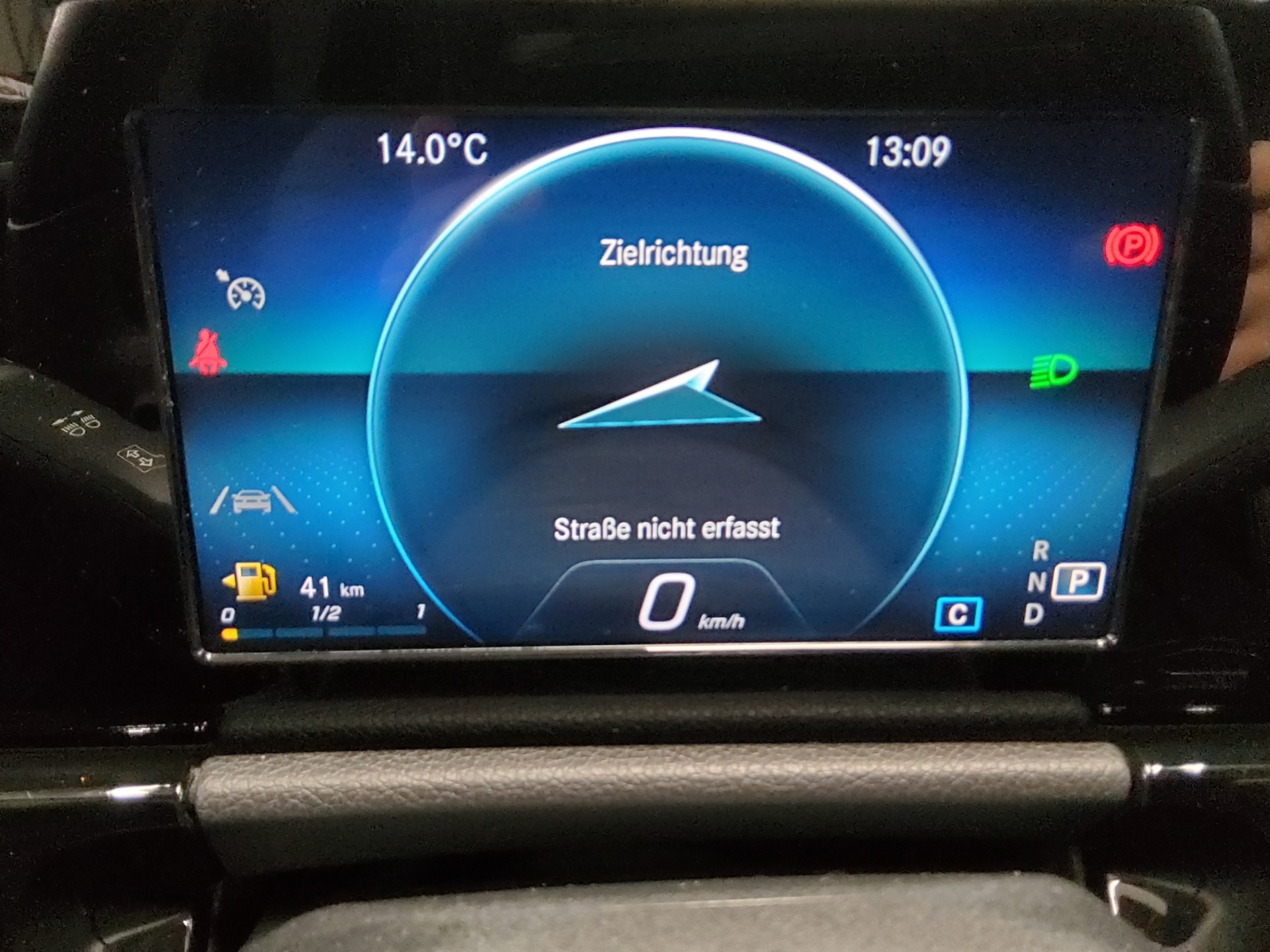 Mercedes-Benz B 180 d Style T-Leder Navi AHK PDC Shz Tempomat 8