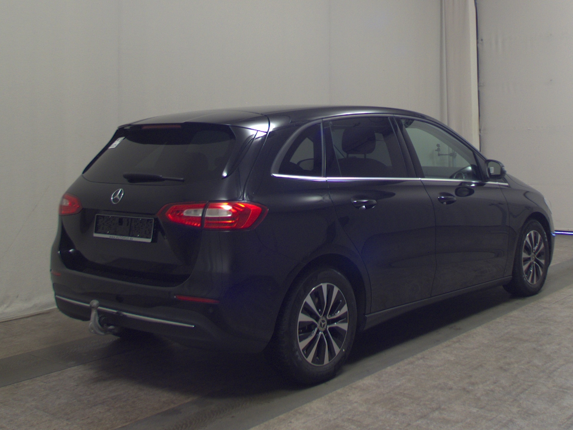 Mercedes-Benz B 180 d Style T-Leder Navi AHK PDC Shz Tempomat 4