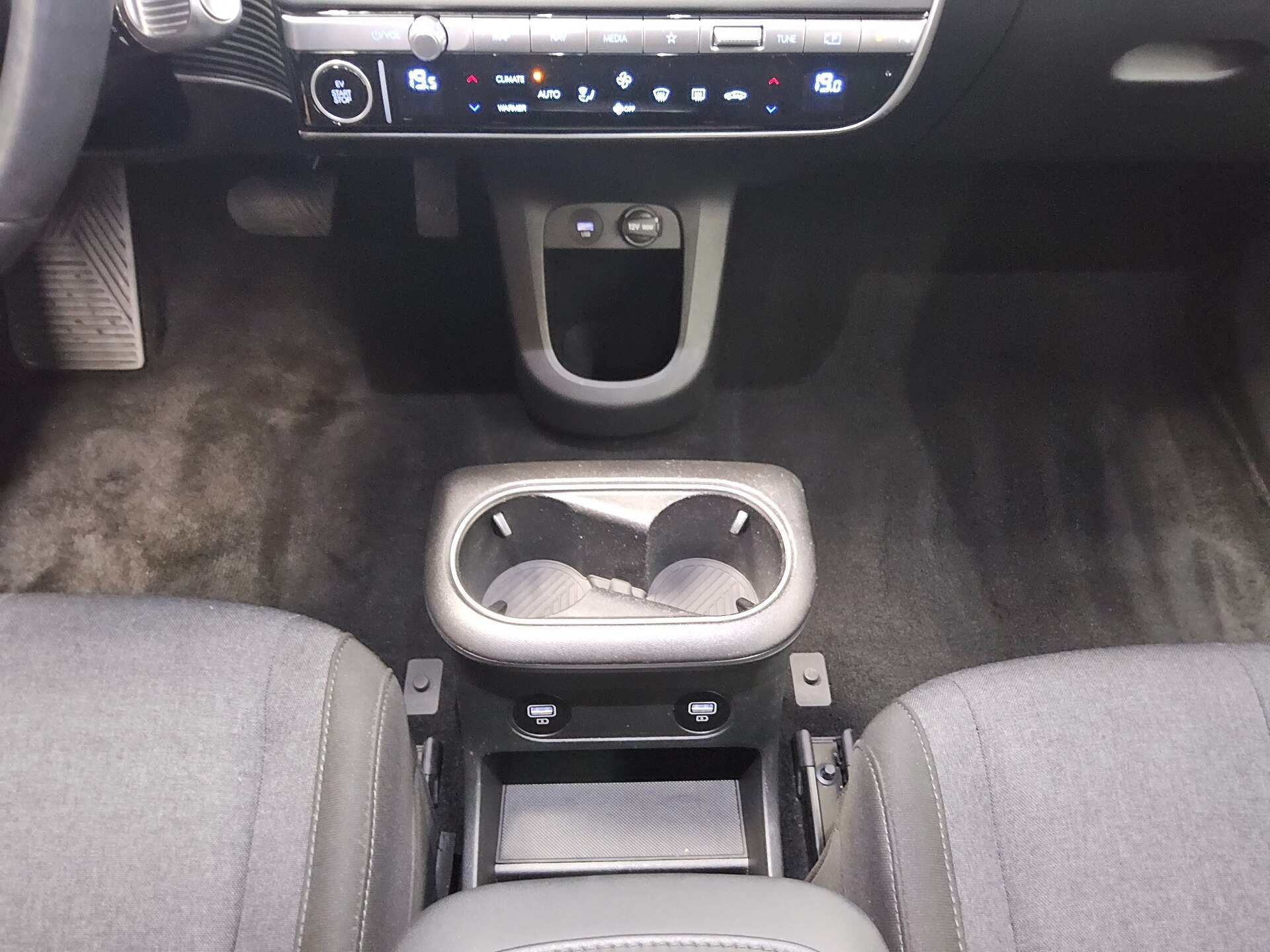 Hyundai IONIQ 5 Elektro Navi LED Rückfahrkamera Shz PDC 6