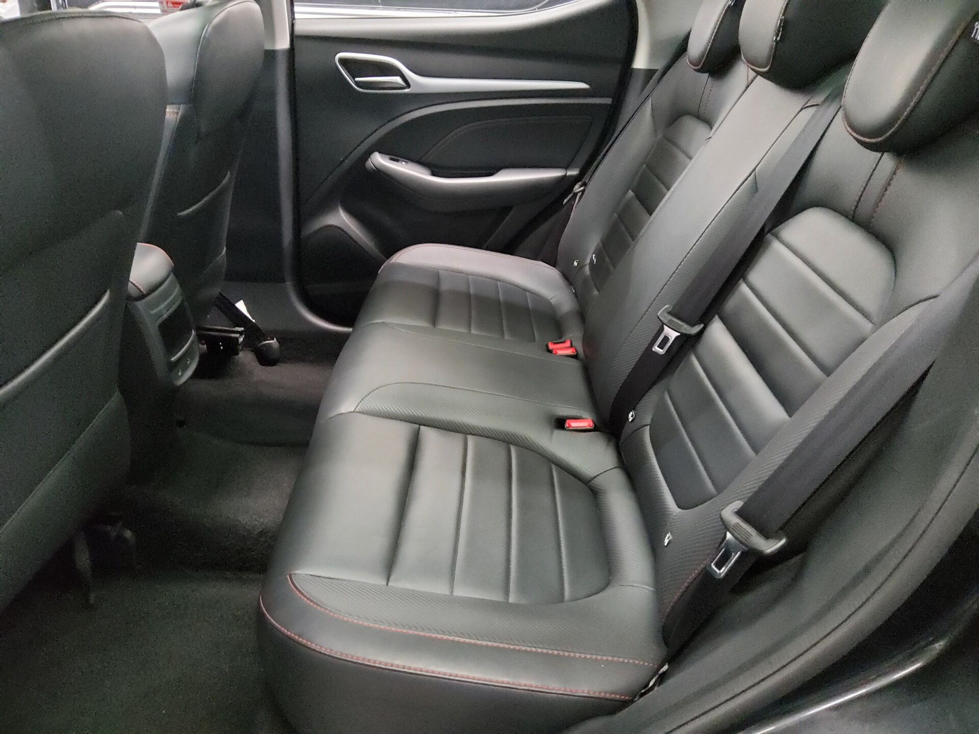 MG ZS 1.5 VTi Navi LED Pano Leder RfK PDC 13