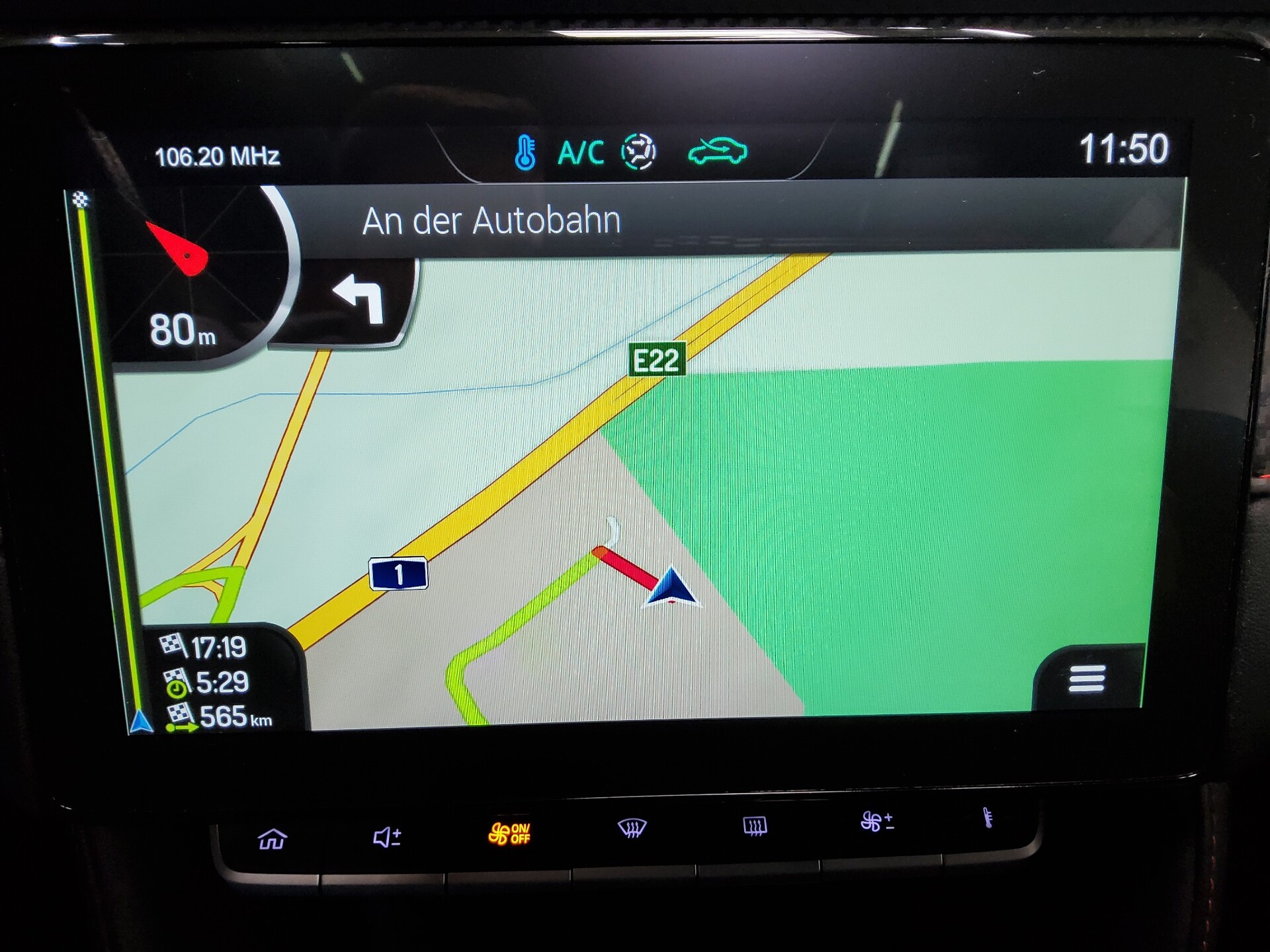 MG ZS 1.5 VTi Navi LED Pano Leder RfK PDC 7