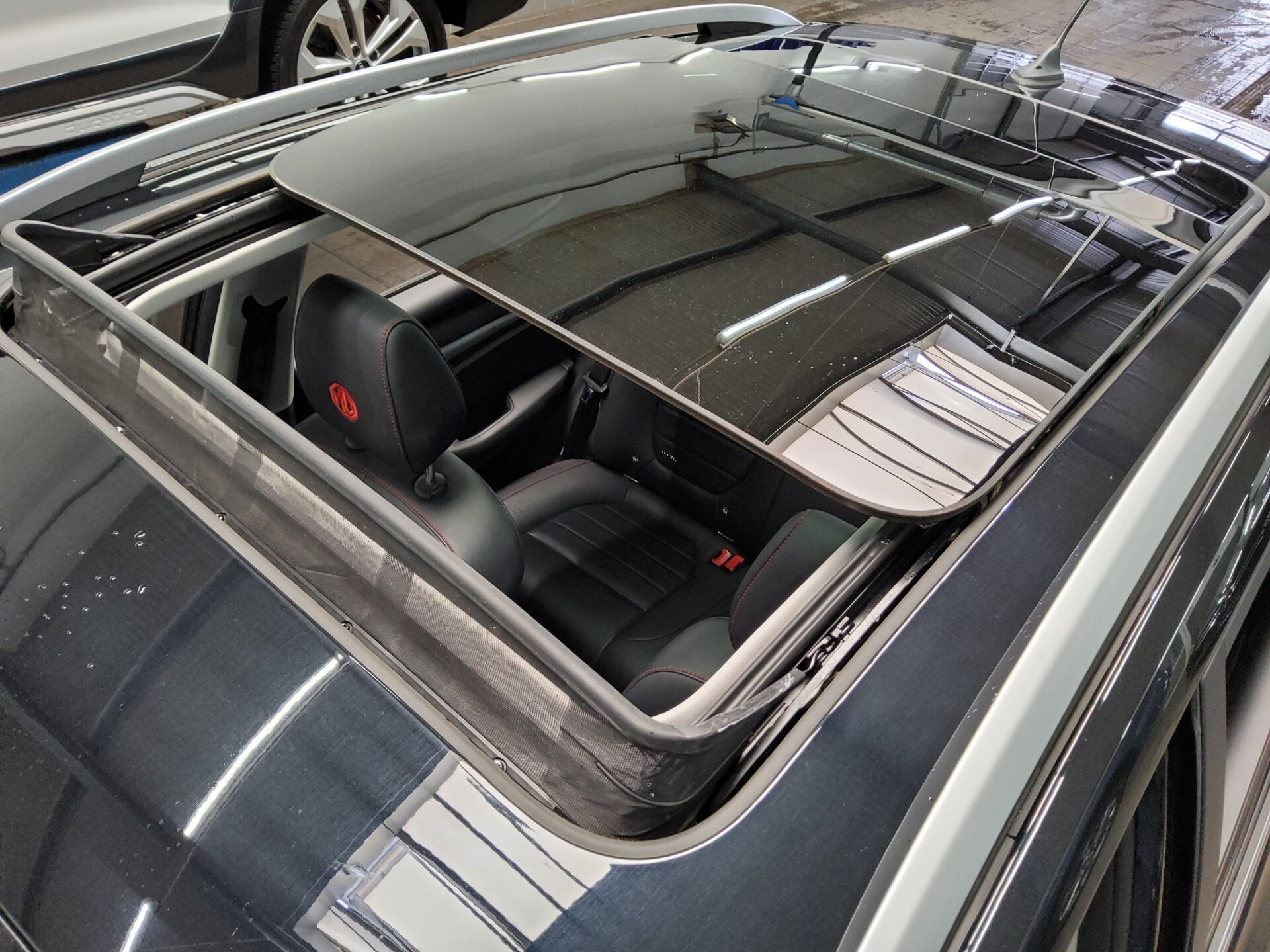 MG ZS 1.5 VTi Navi LED Pano Leder RfK PDC 12