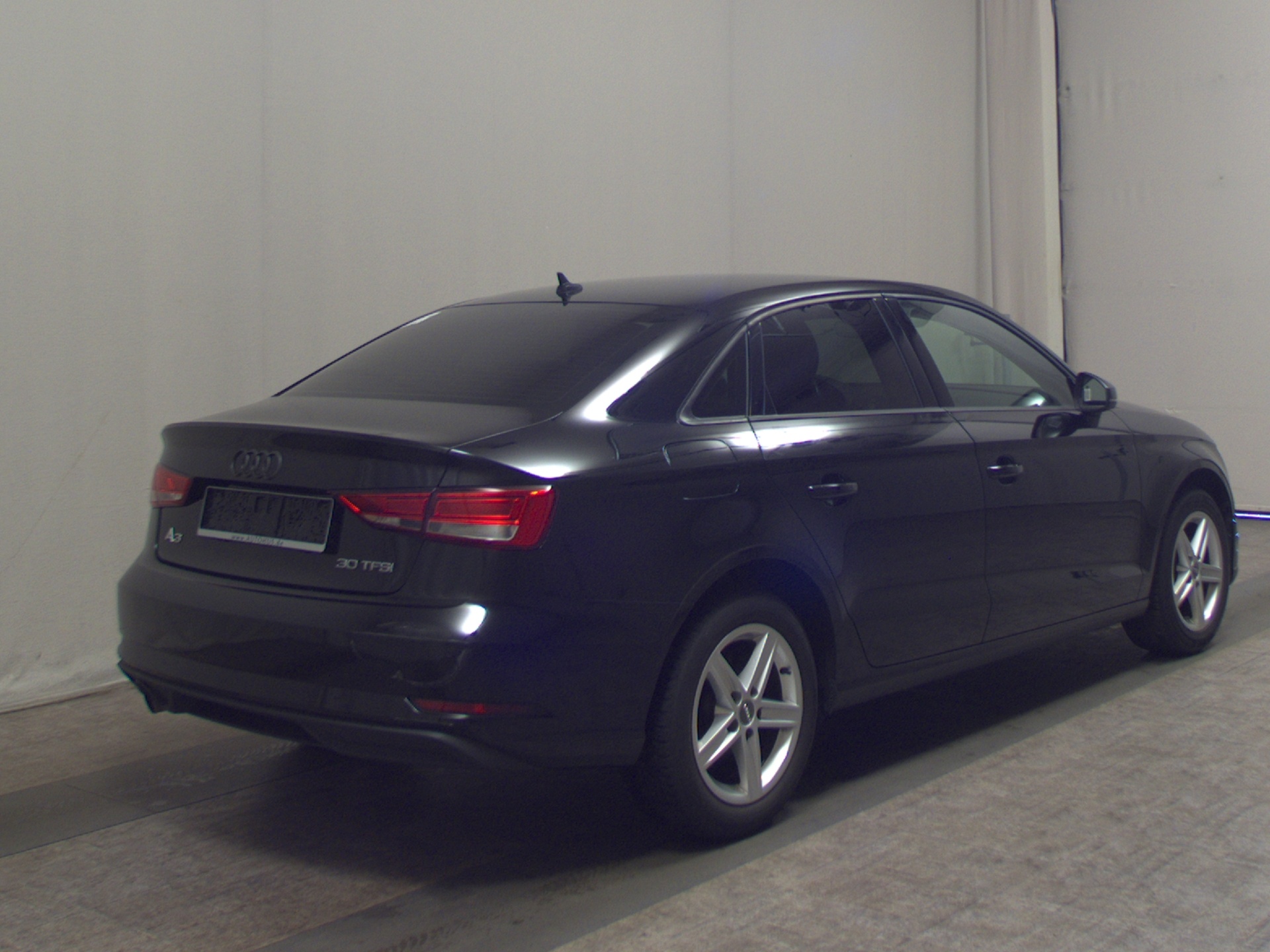 Audi A3 Lim. 30 TFSI Navi Xenon Shz PDC Tempomat MMI 4