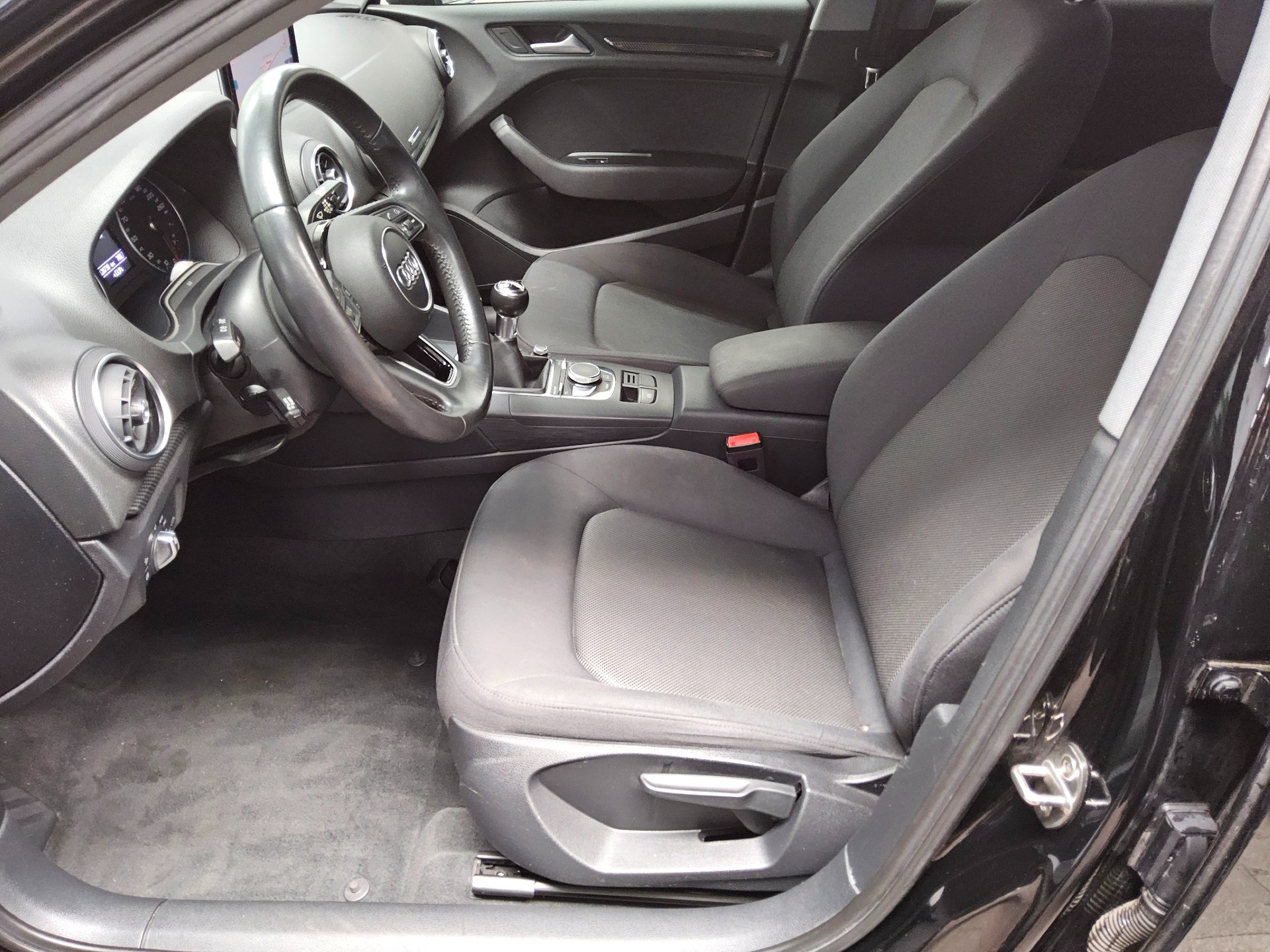 Audi A3 Lim. 30 TFSI Navi Xenon Shz PDC Tempomat MMI 11