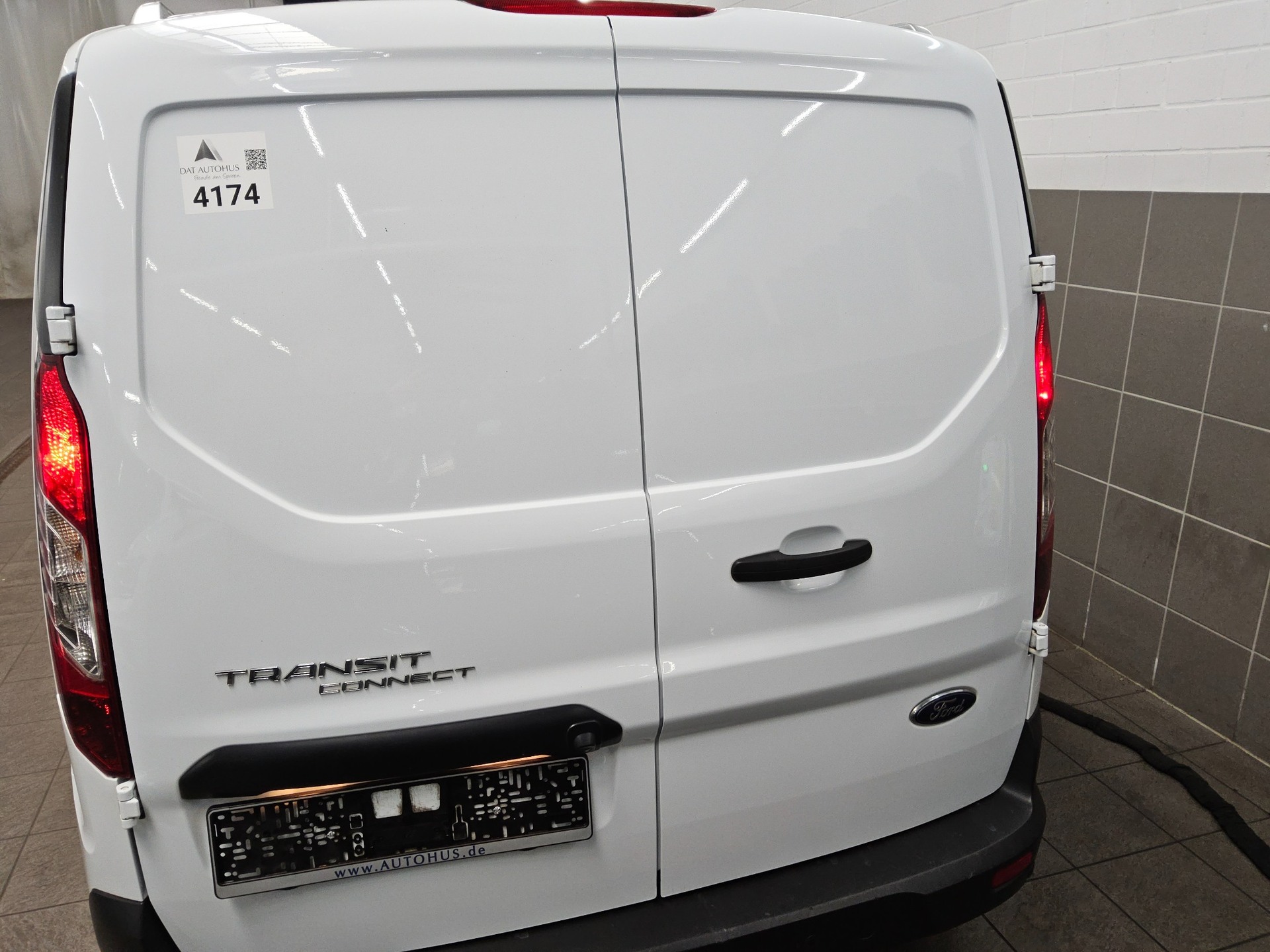 Ford Transit Connect 1.5 EB Trend L1 Navi AHK PDC Shz 10