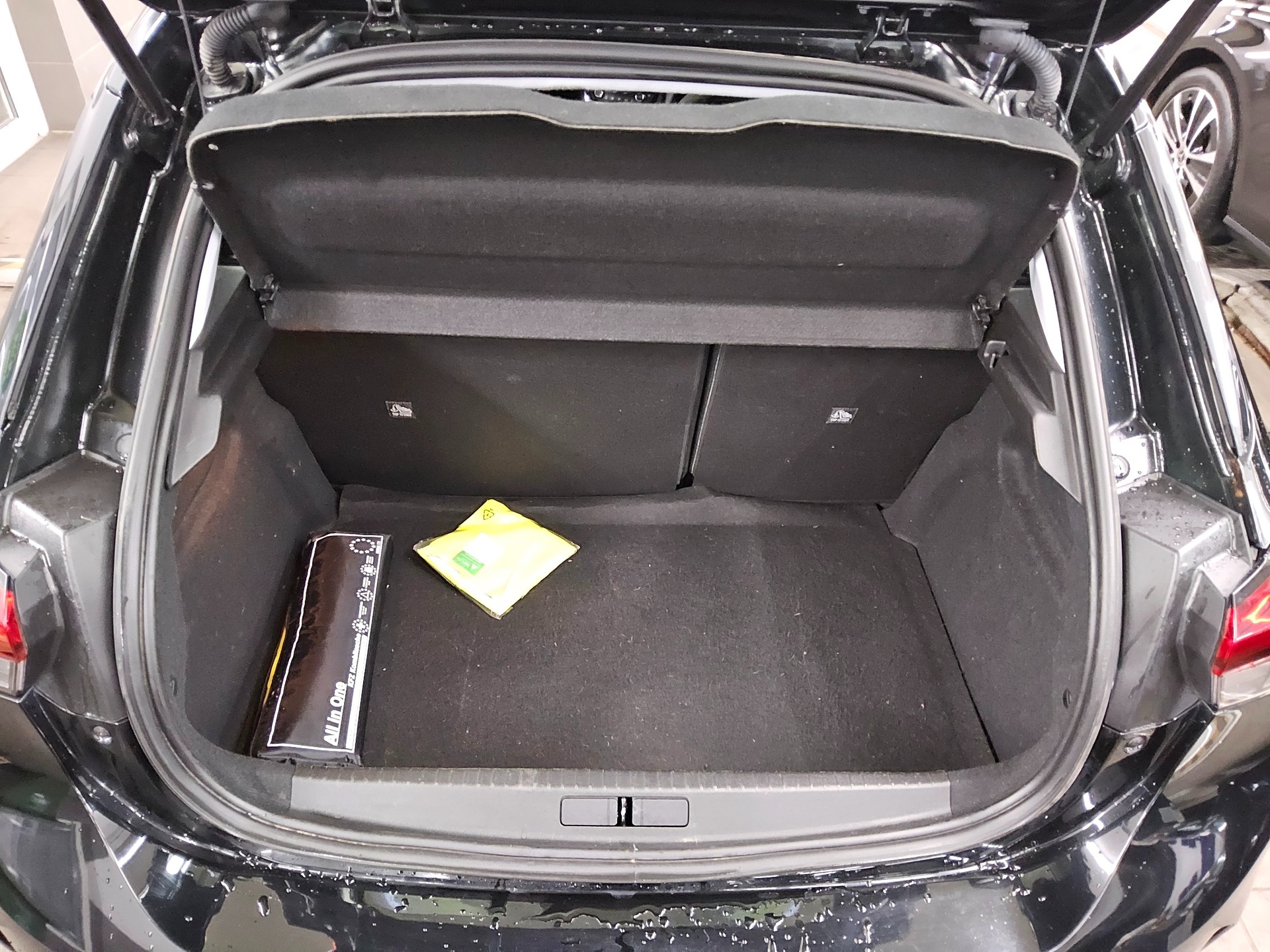 Opel Corsa 1.5 D Edition Navi DAB Shz PDC 10