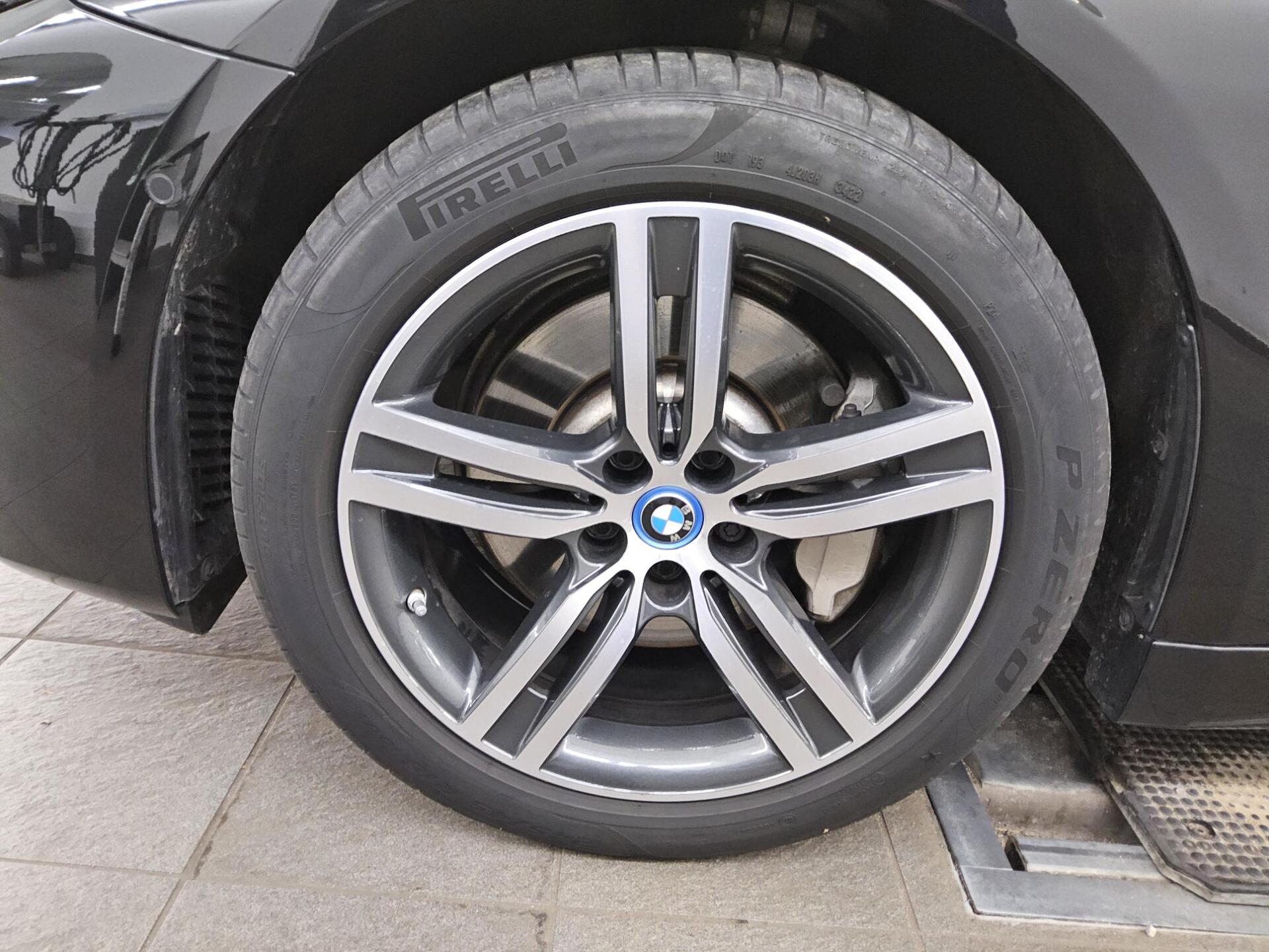 BMW 530e Touring Leder Navi Laser LC Pro HuD RFK 11