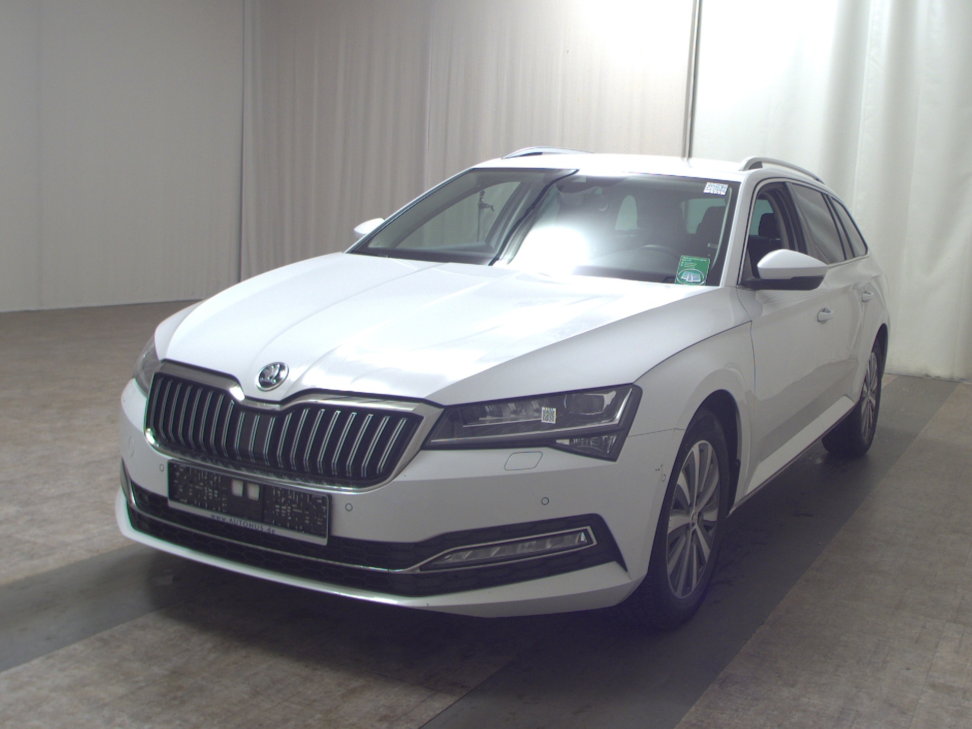 Skoda Superb Kombi 2.0 TDI Style Navi LED Shz vc RFK 2