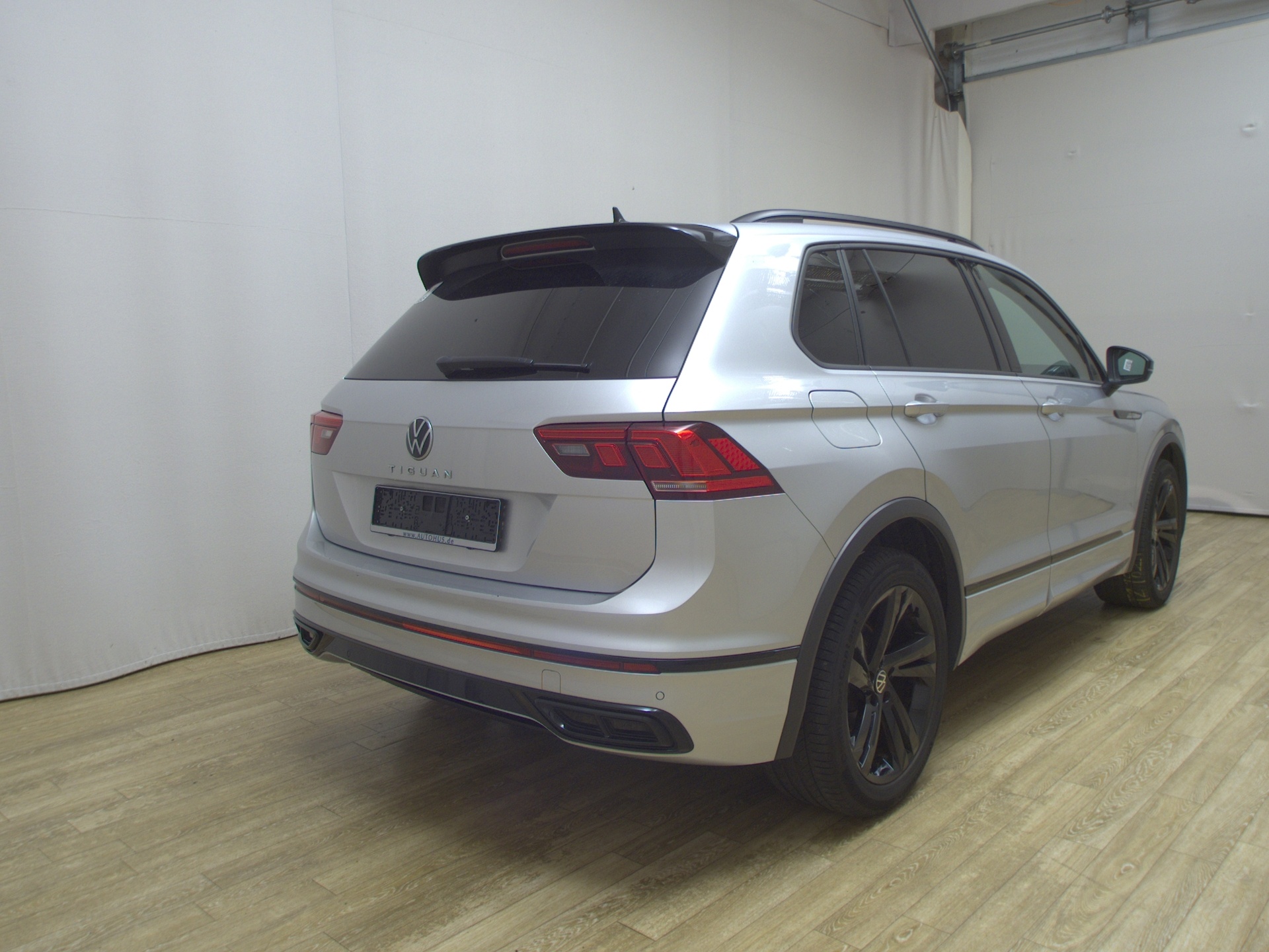 Volkswagen Tiguan 2.0 TDI R-Line Navi AID Matrix 4