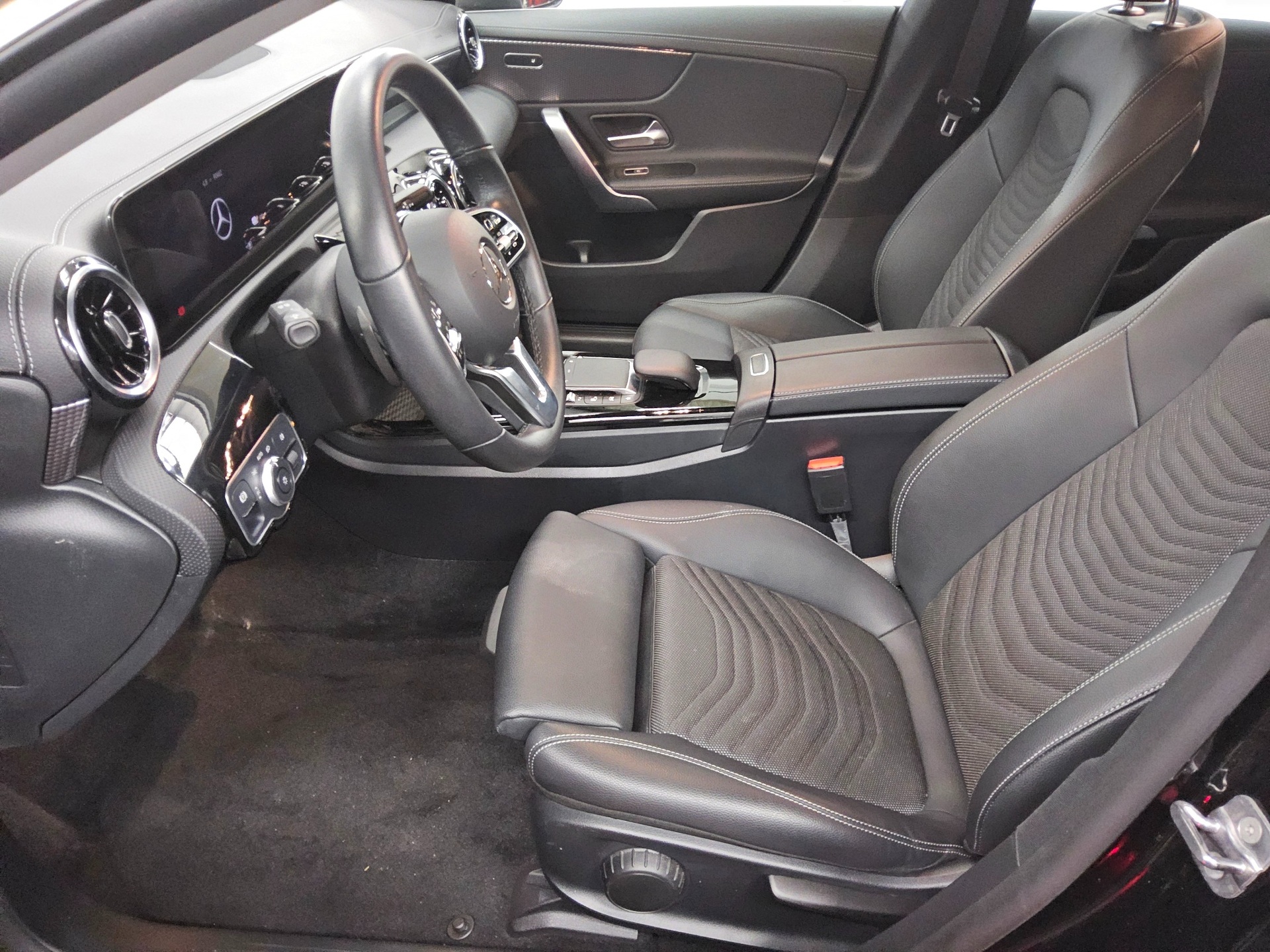 Mercedes-Benz CLA 250 Shooting Brake e Progressive Navi LED 9