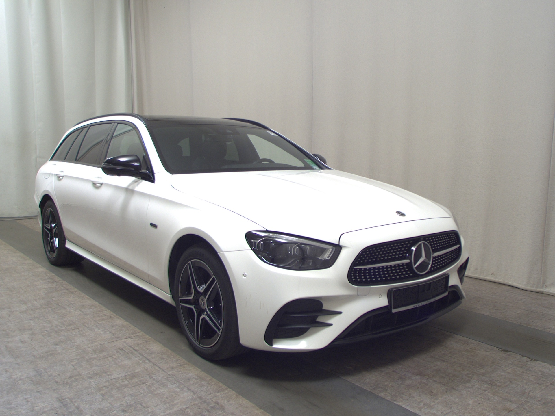 Mercedes-Benz E 300 T de AMG-Line Night Navi MB-LED Pano AHK 3