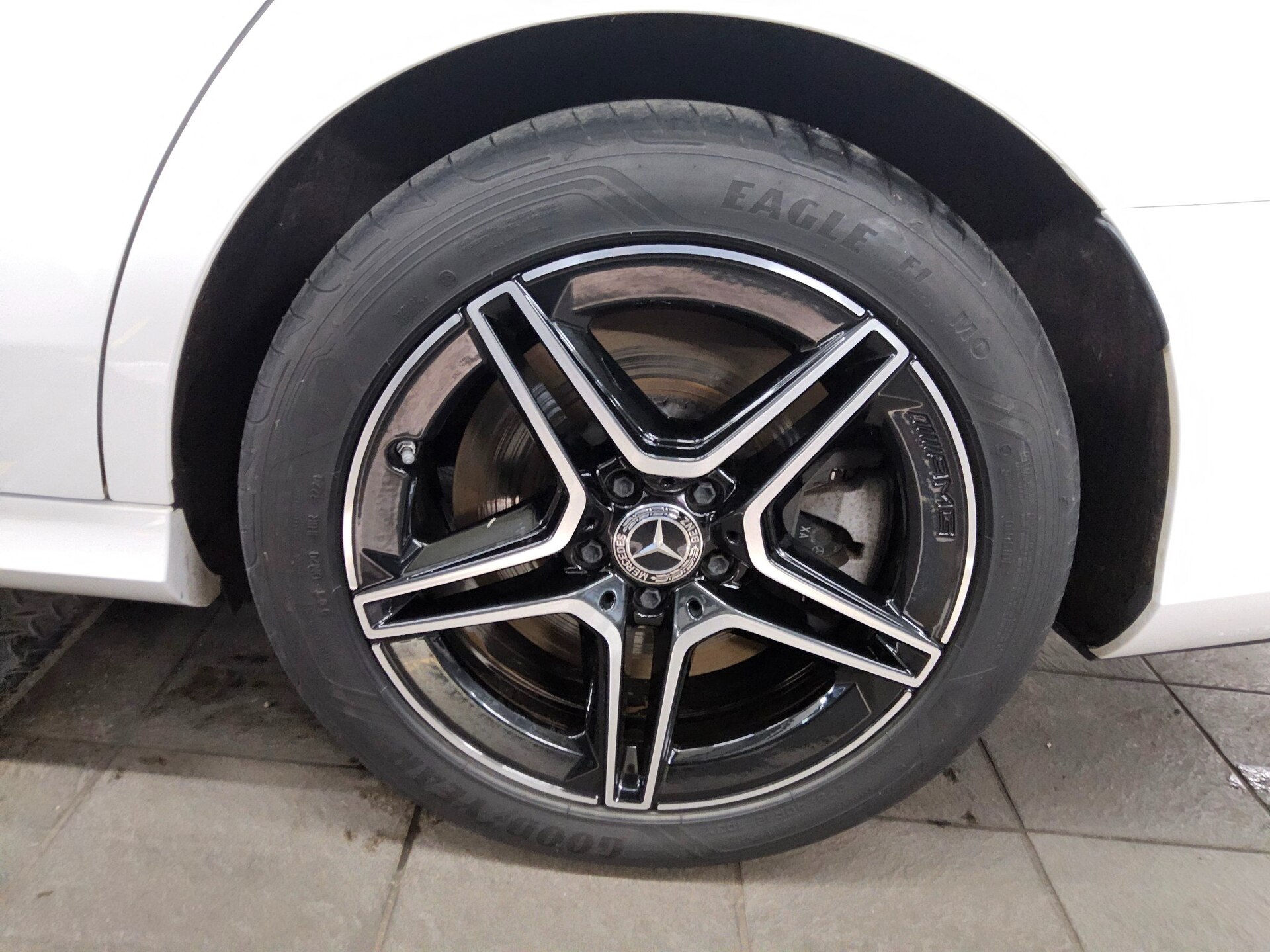 Mercedes-Benz E 300 T de AMG-Line Night Navi MB-LED Pano AHK 13