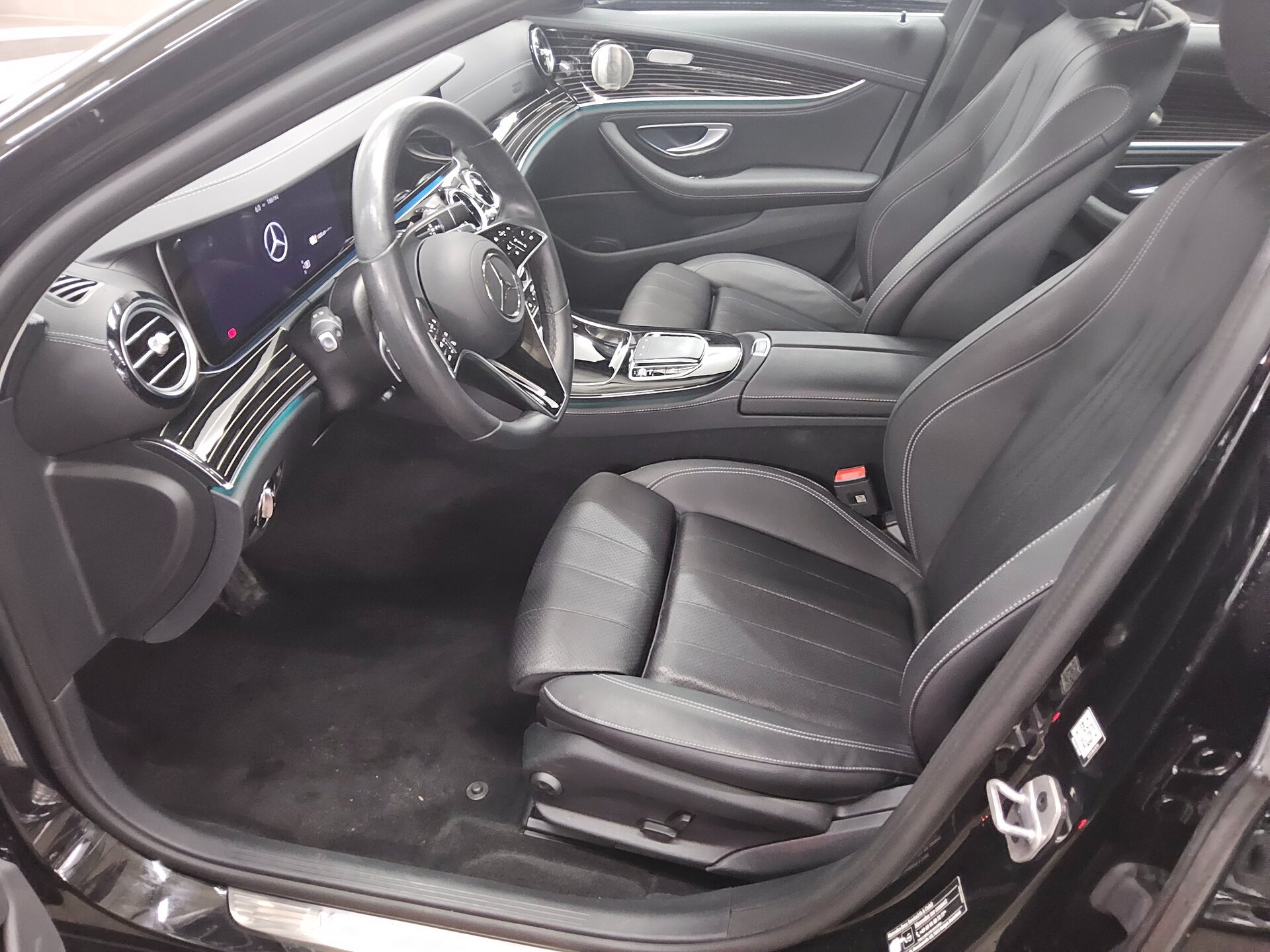 Mercedes-Benz E 300 T de 4M Avantgarde Navi LED Burmester 360° 9