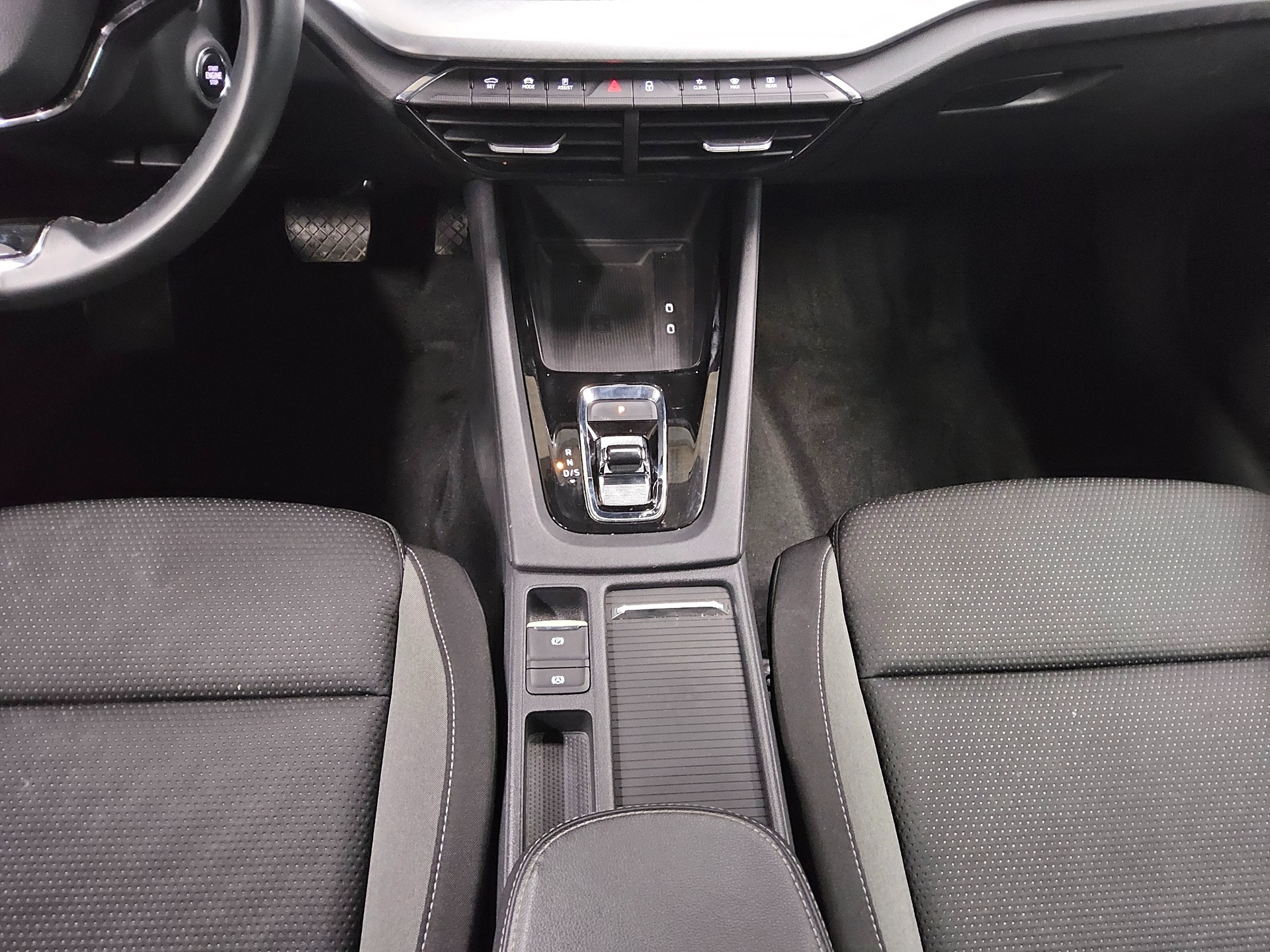 Skoda Octavia Kombi 2.0 TDI Ambition Navi LED vc ACC 6