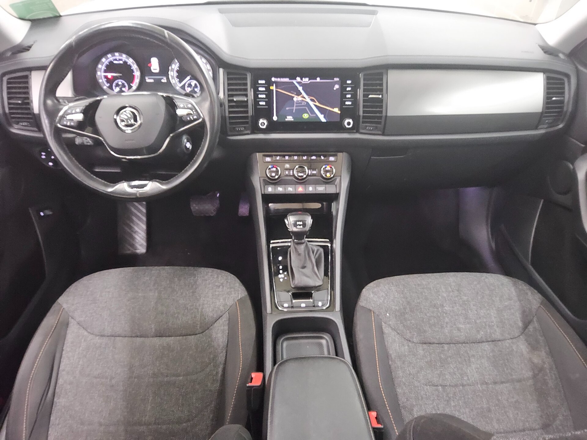 Skoda Kodiaq 2.0 TDI 4x4 Clever Navi LED Pano RFK AHK 5