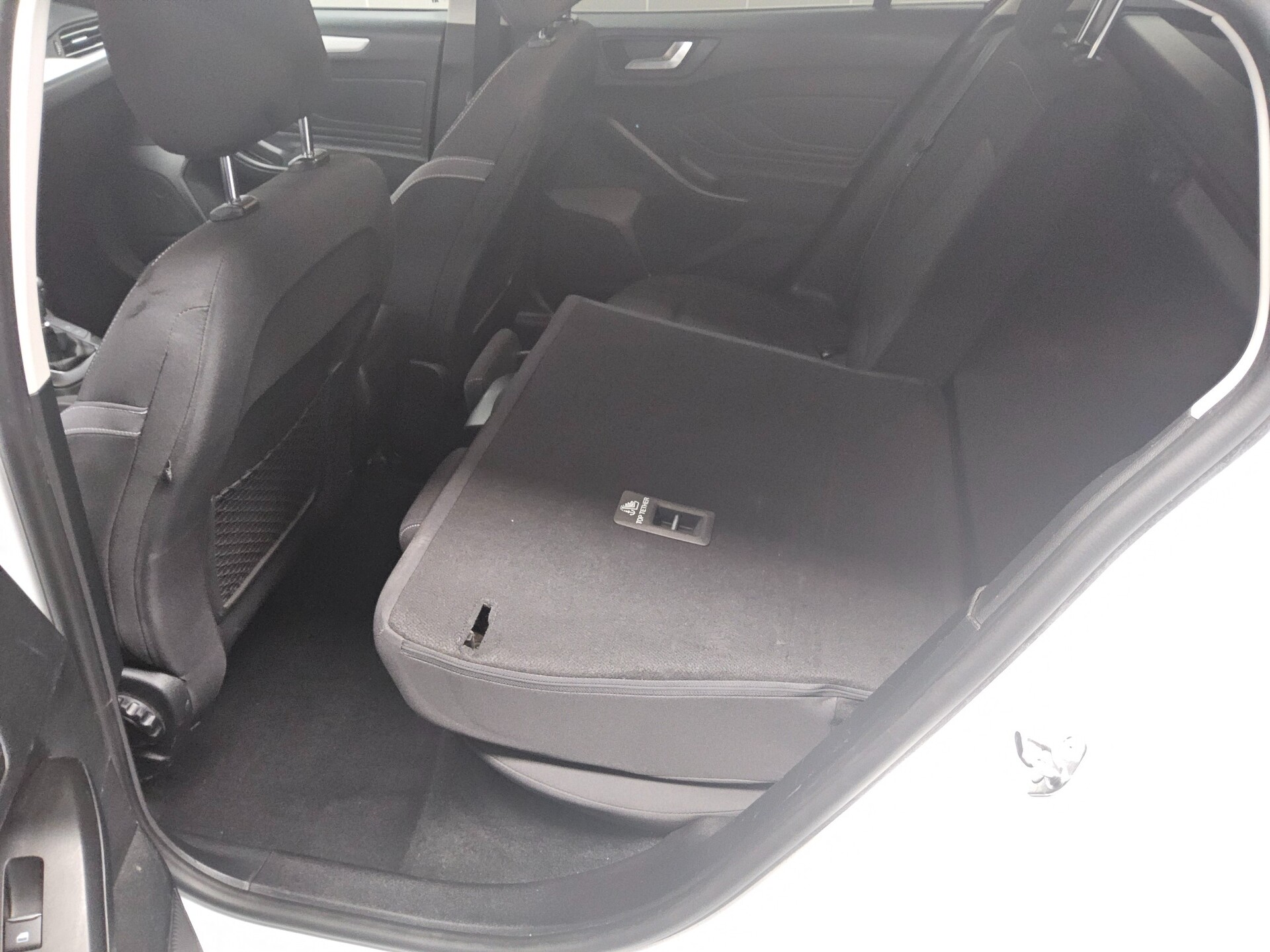Ford Focus Turnier 1.5 EB Cool&Connect Navi LED AHK 13