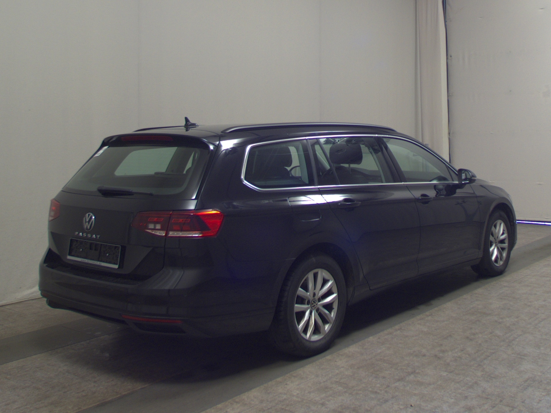 Volkswagen Passat Var. 2.0 TDI Business Navi LED RfK AHK 4