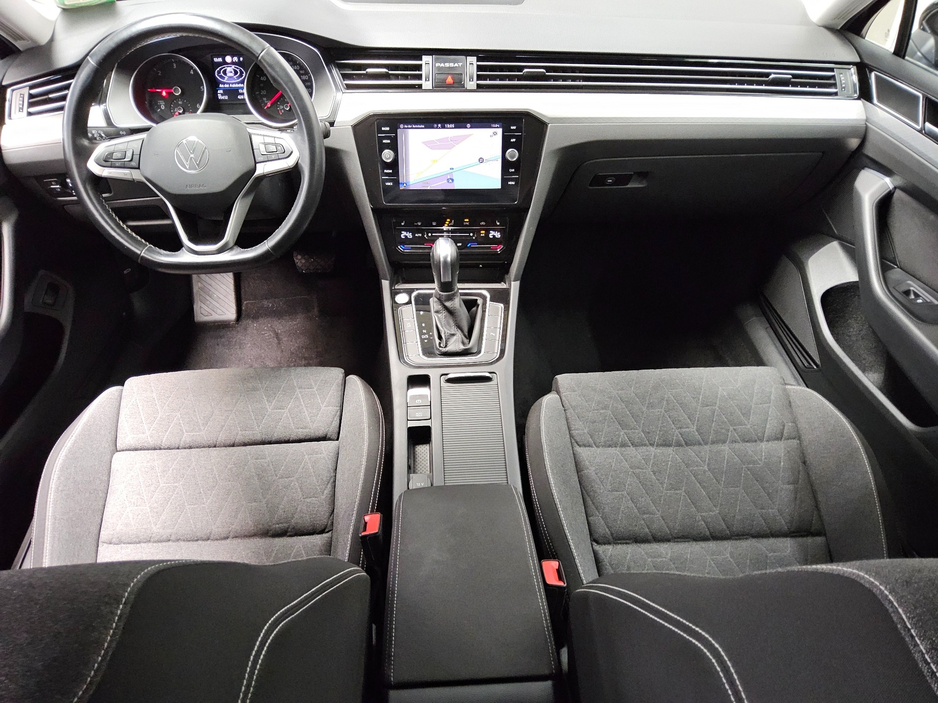 Volkswagen Passat Var. 2.0 TDI Business Navi LED RfK AHK 5