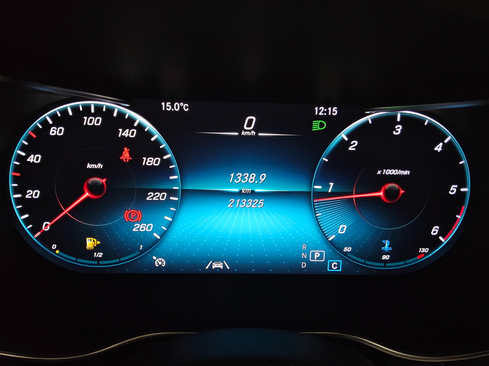 Mercedes-Benz GLC 300 d 4M Navi LED HuD Pano Sound RFK AHK 8