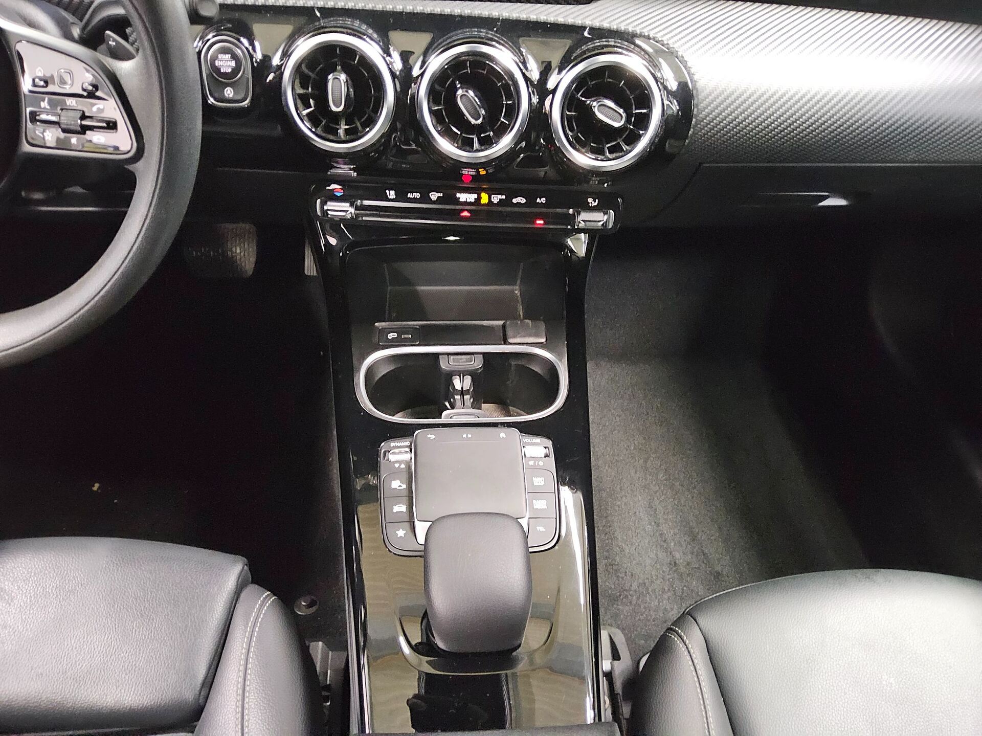 Mercedes-Benz A 180 d T-Leder Navi LED MBUX Tempomat Shz 6