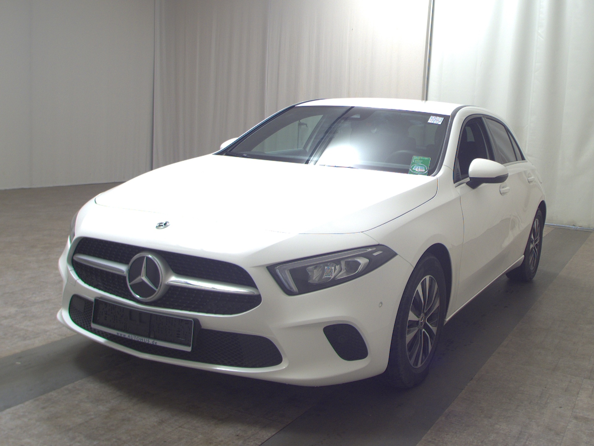 Mercedes-Benz A 180 d T-Leder Navi LED MBUX Tempomat Shz 2