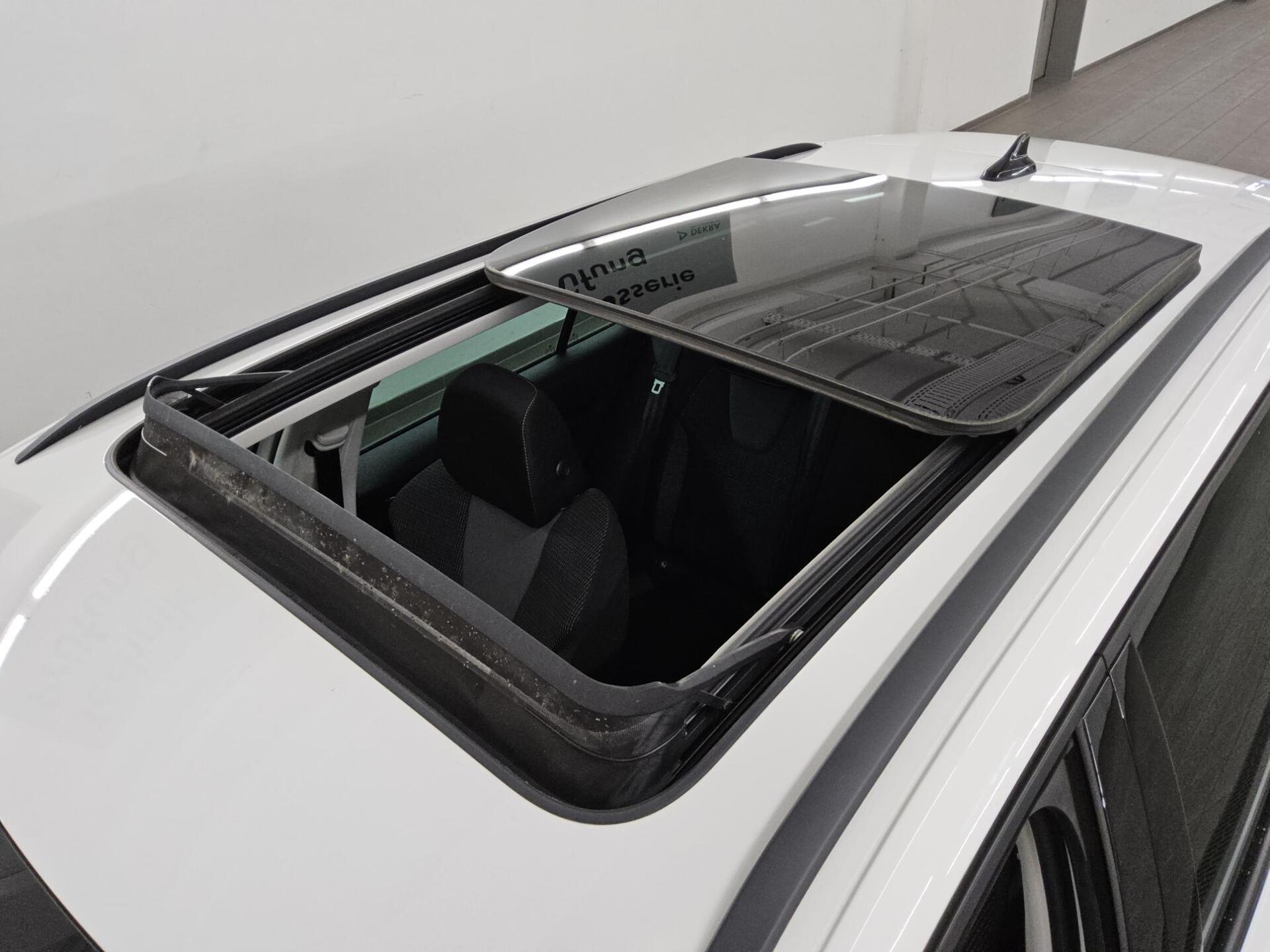 Skoda Octavia Kombi 2.0 TDI Ambition Navi LED vc Pano 13