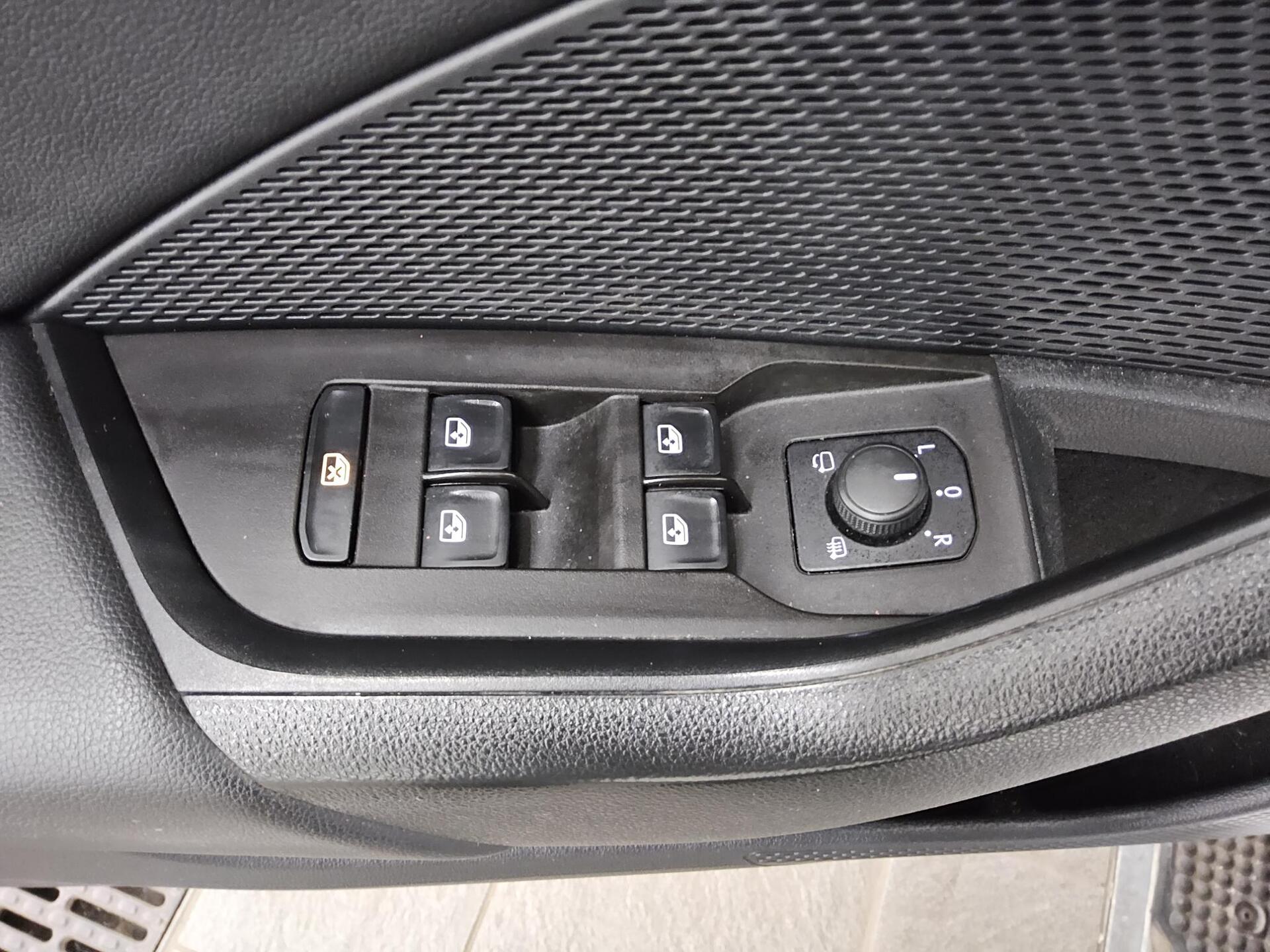 Skoda Octavia Kombi 2.0 TDI Ambition Navi LED vc Pano 10