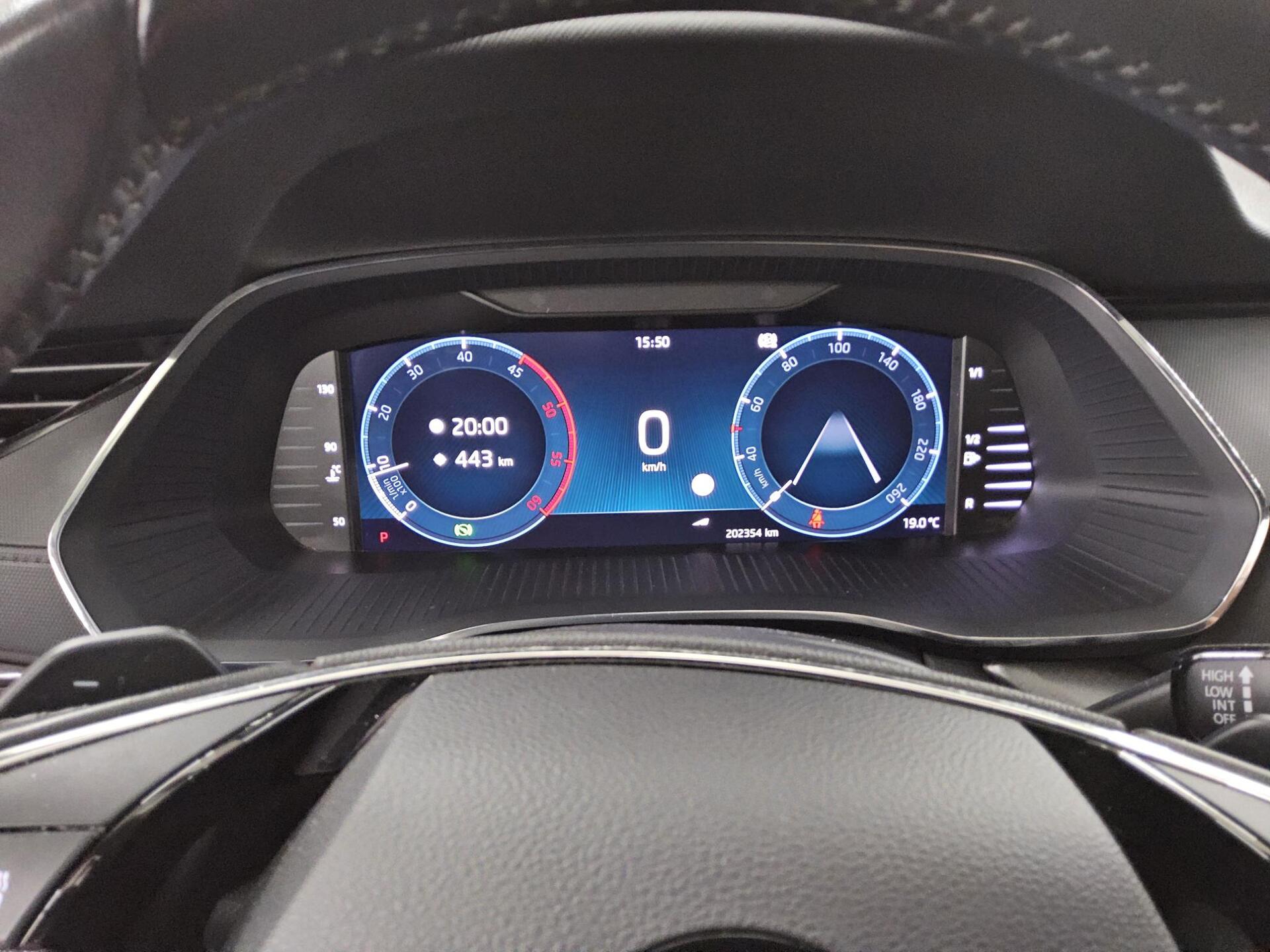 Skoda Octavia Kombi 2.0 TDI Ambition Navi LED vc Pano 8