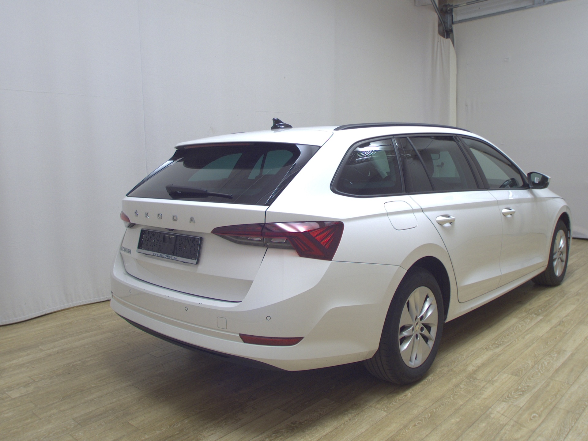 Skoda Octavia Kombi 2.0 TDI Ambition Navi LED vc Pano 4
