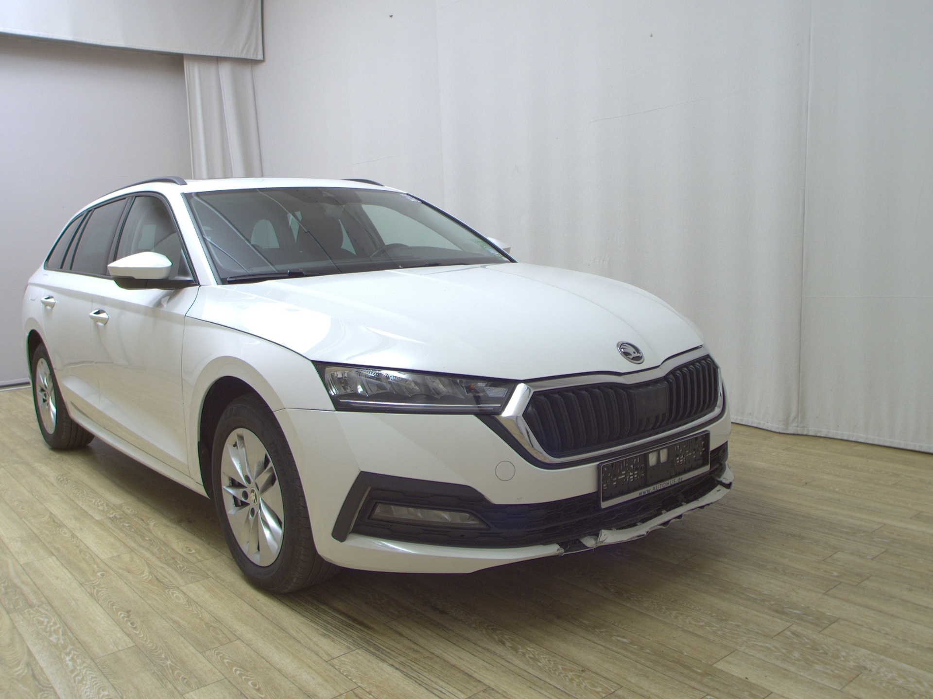 Skoda Octavia Kombi 2.0 TDI Ambition Navi LED vc Pano 3