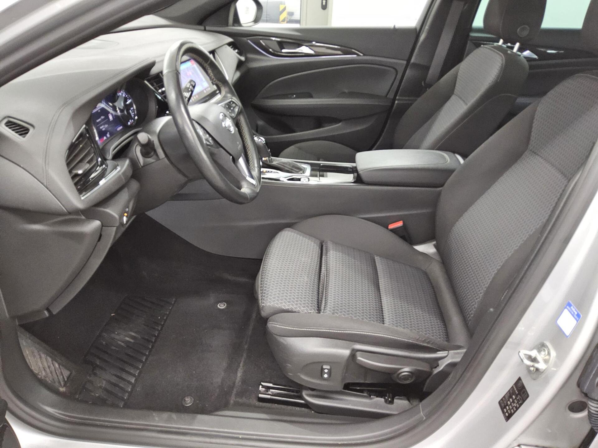 Opel Insignia ST 1.5 D Business Ed. Navi LED AHK PDC 8