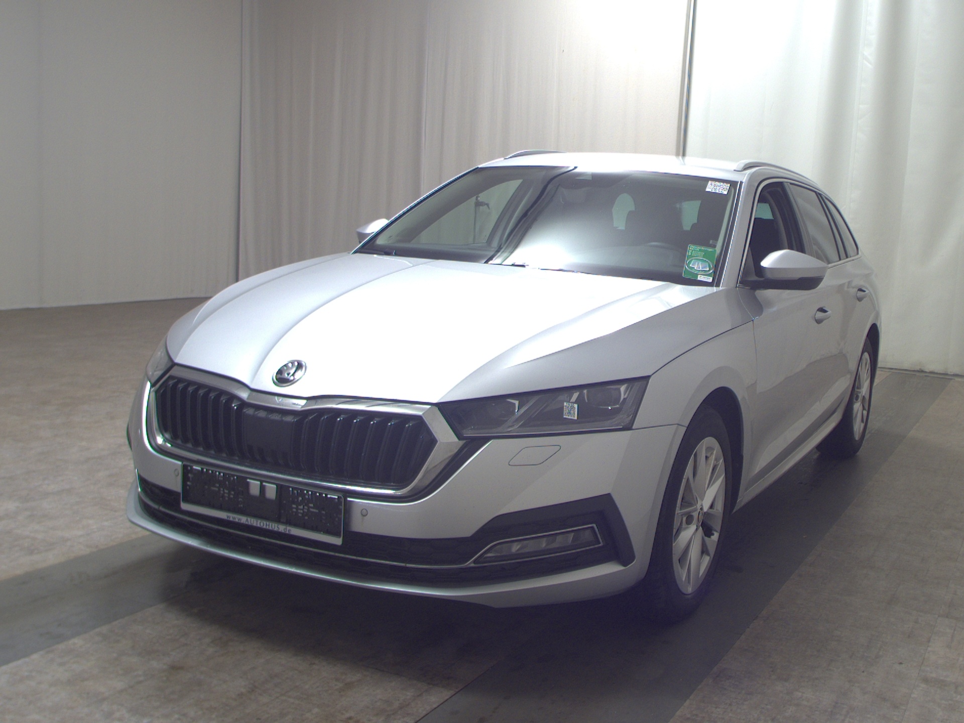 Skoda Octavia Kombi 2.0 TDI Style Leder Navi LED vc 2