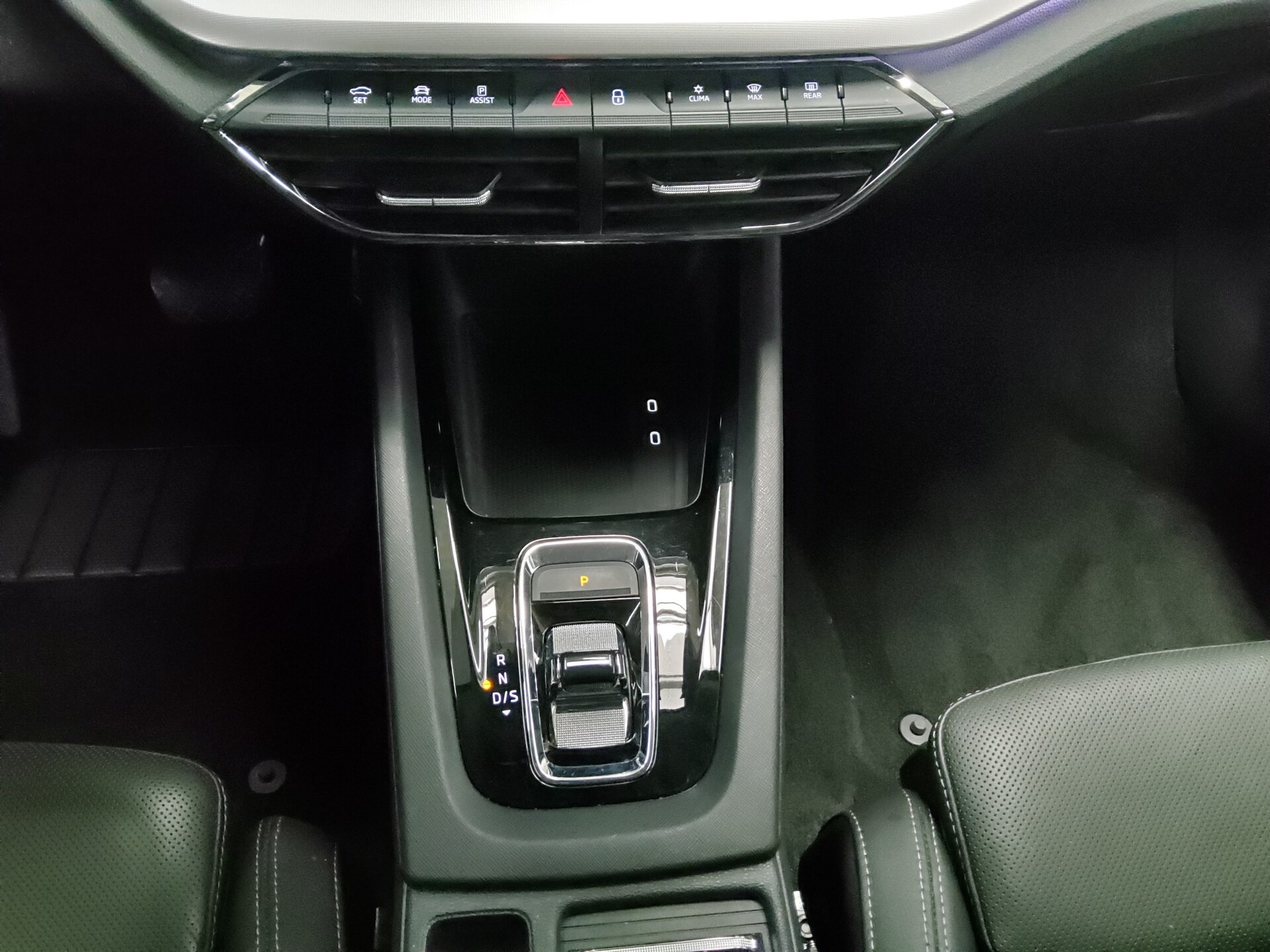 Skoda Octavia Kombi 2.0 TDI Style Leder Navi LED vc 6