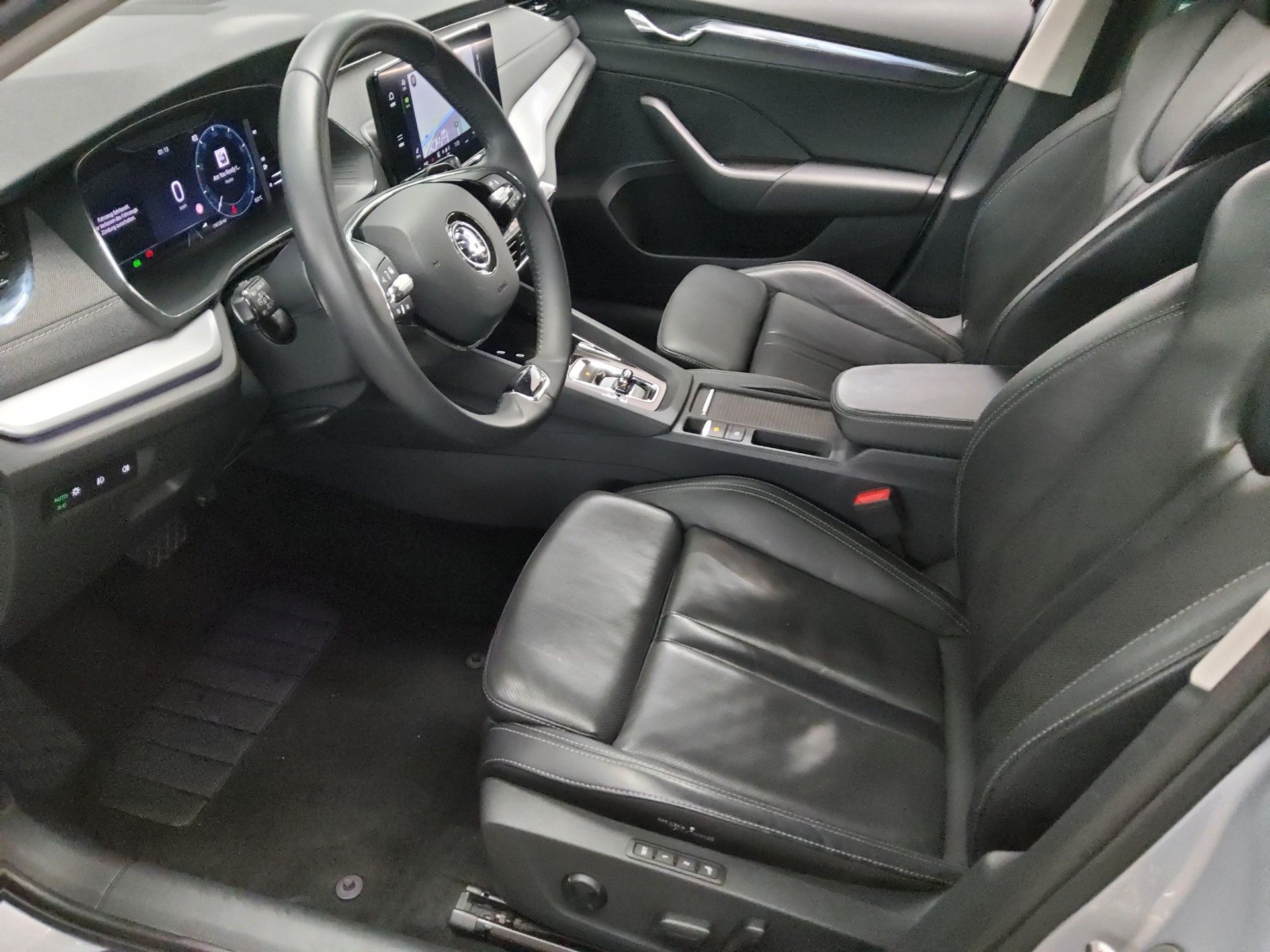 Skoda Octavia Kombi 2.0 TDI Style Leder Navi LED vc 8