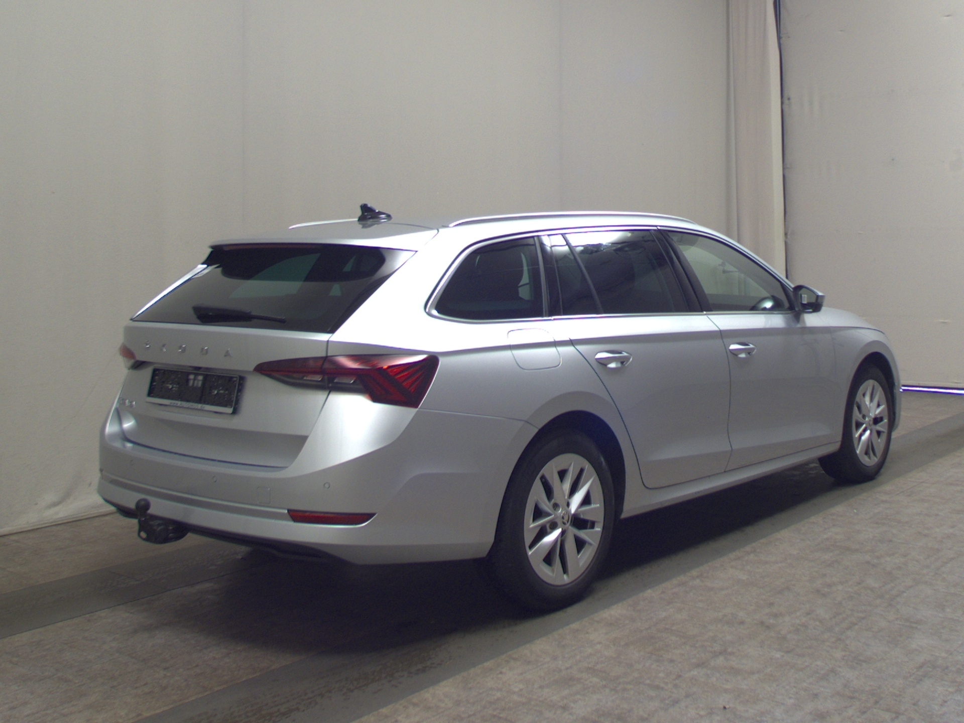 Skoda Octavia Kombi 2.0 TDI Style Leder Navi LED vc 4