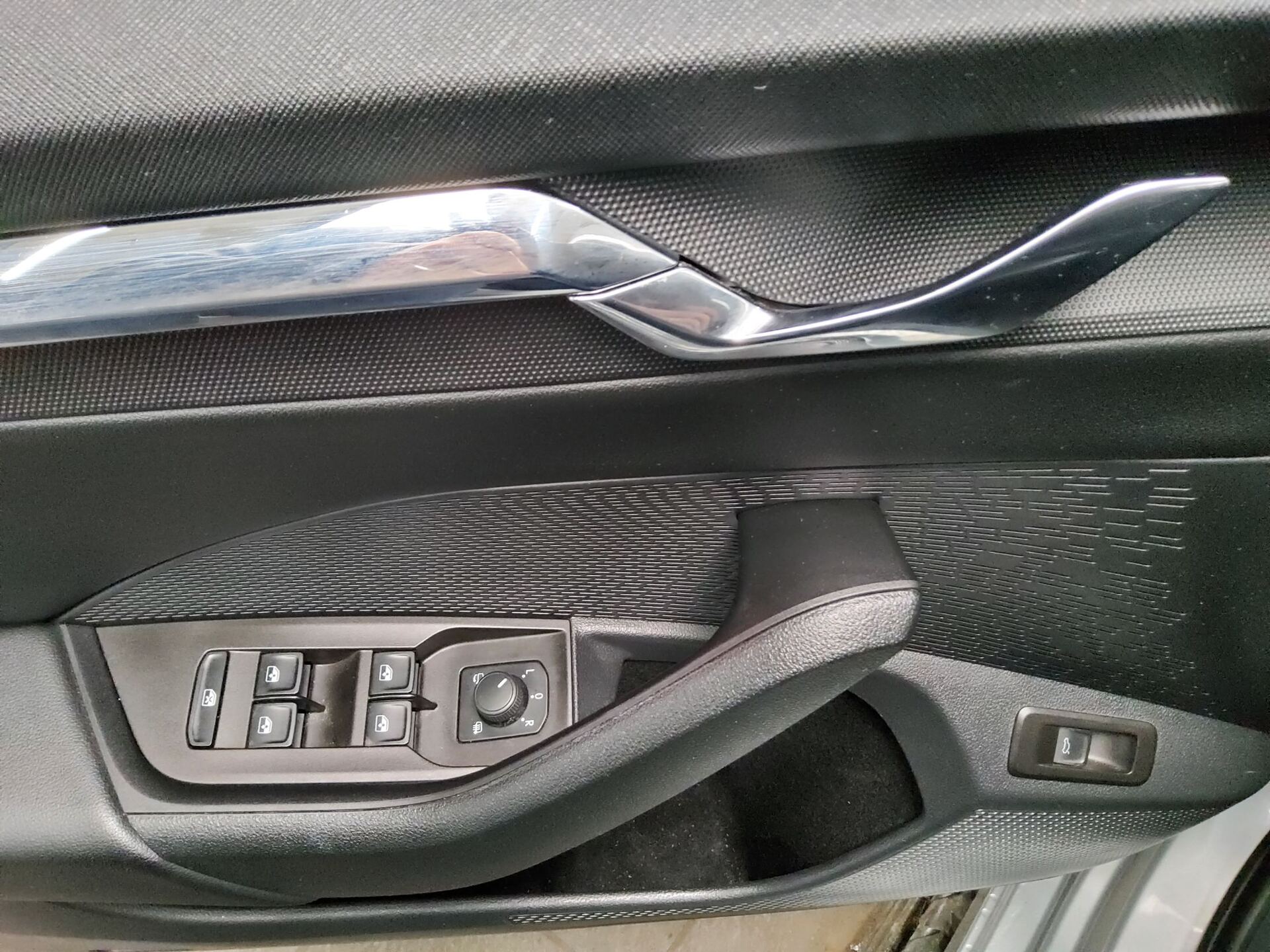 Skoda Octavia Kombi 2.0 TDI Style Leder Navi LED vc 9