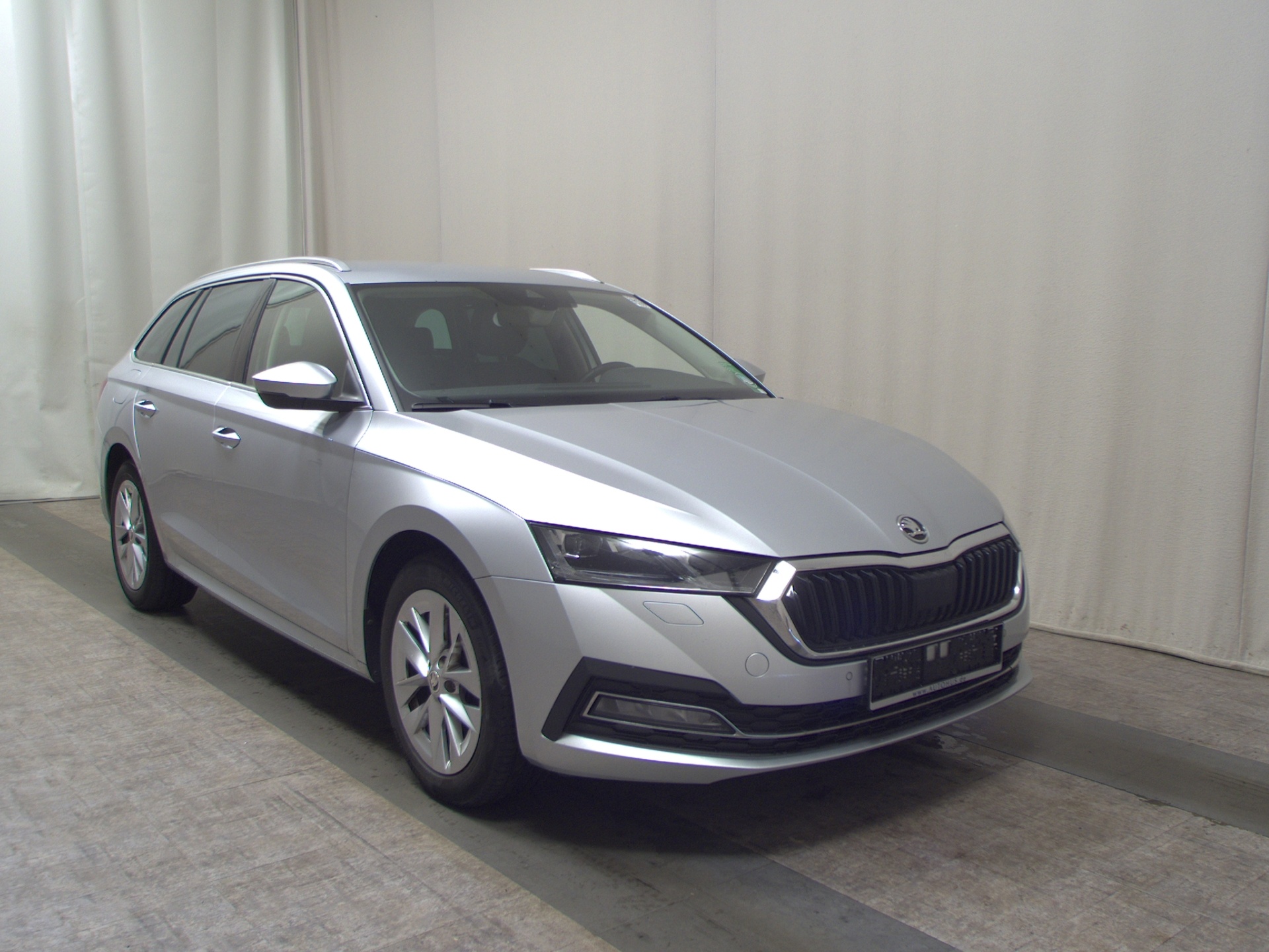 Skoda Octavia Kombi 2.0 TDI Style Leder Navi LED vc 3