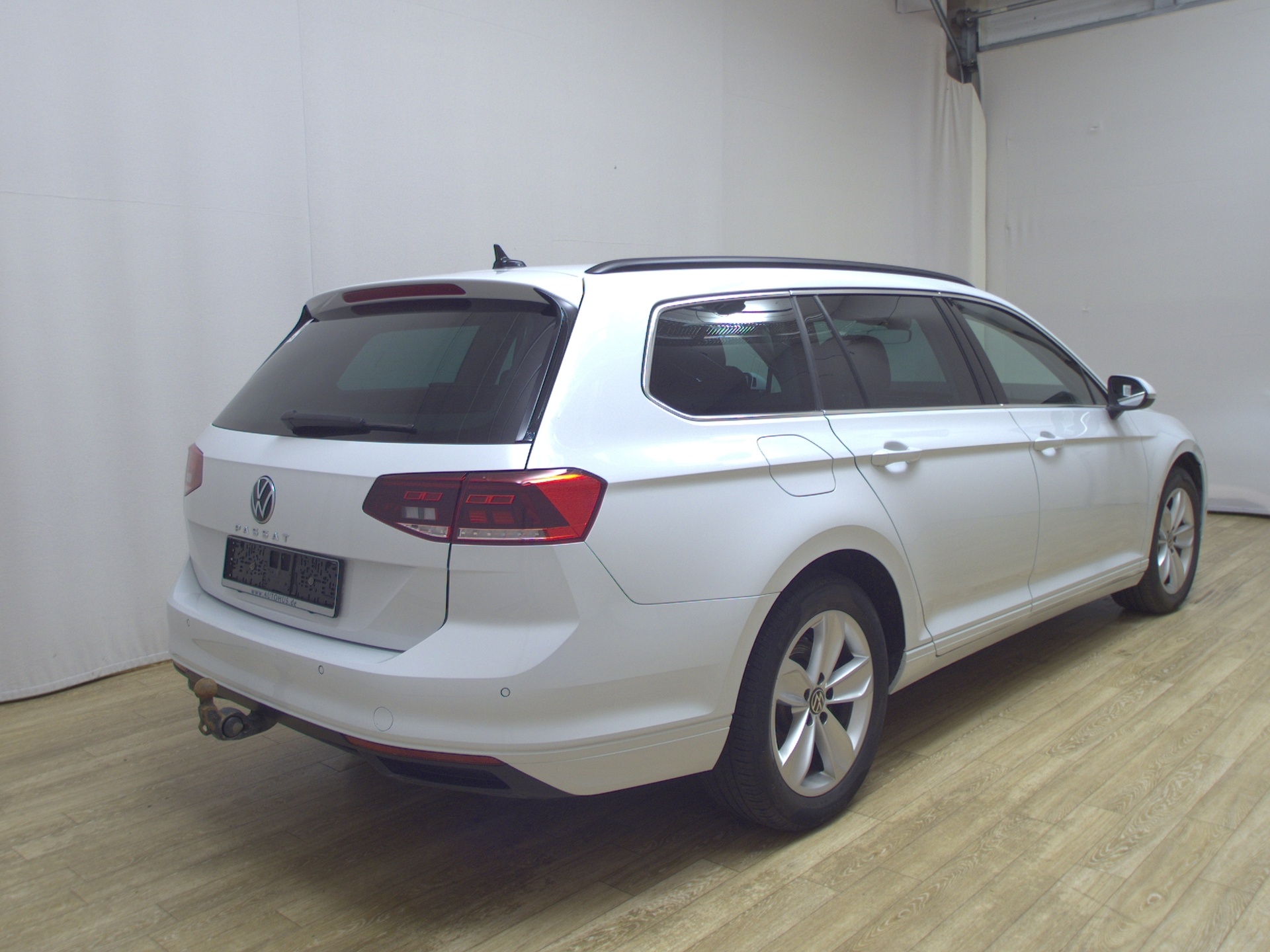 Volkswagen Passat Var. 2.0 TDI Business Navi LED AID RFK AHK 4
