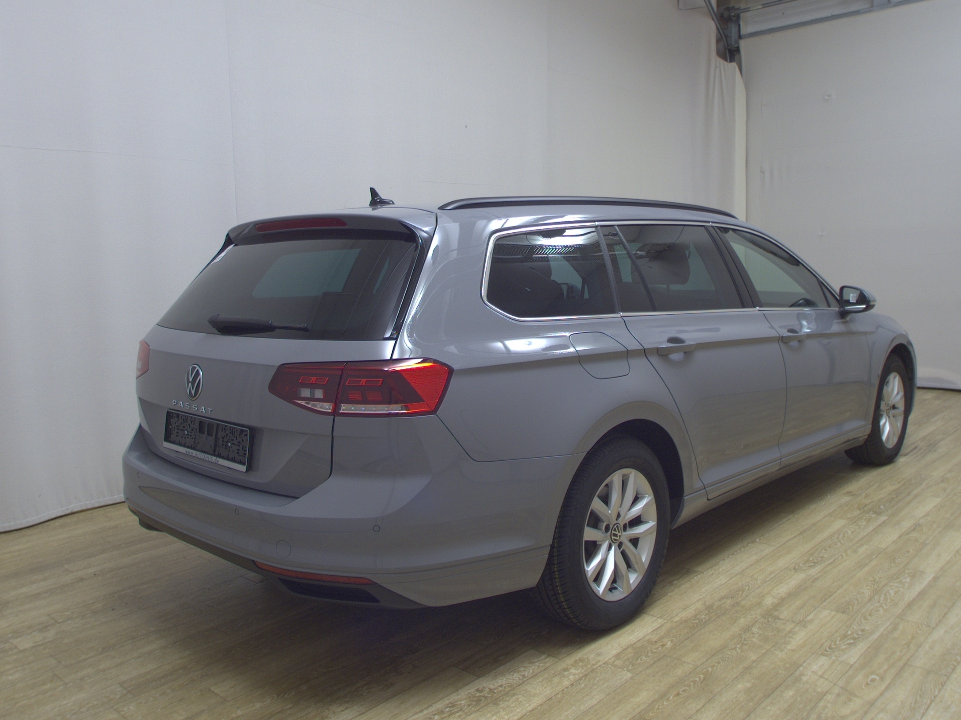 Volkswagen Passat Var. 2.0 TDI Business Navi LED AID RfK 4