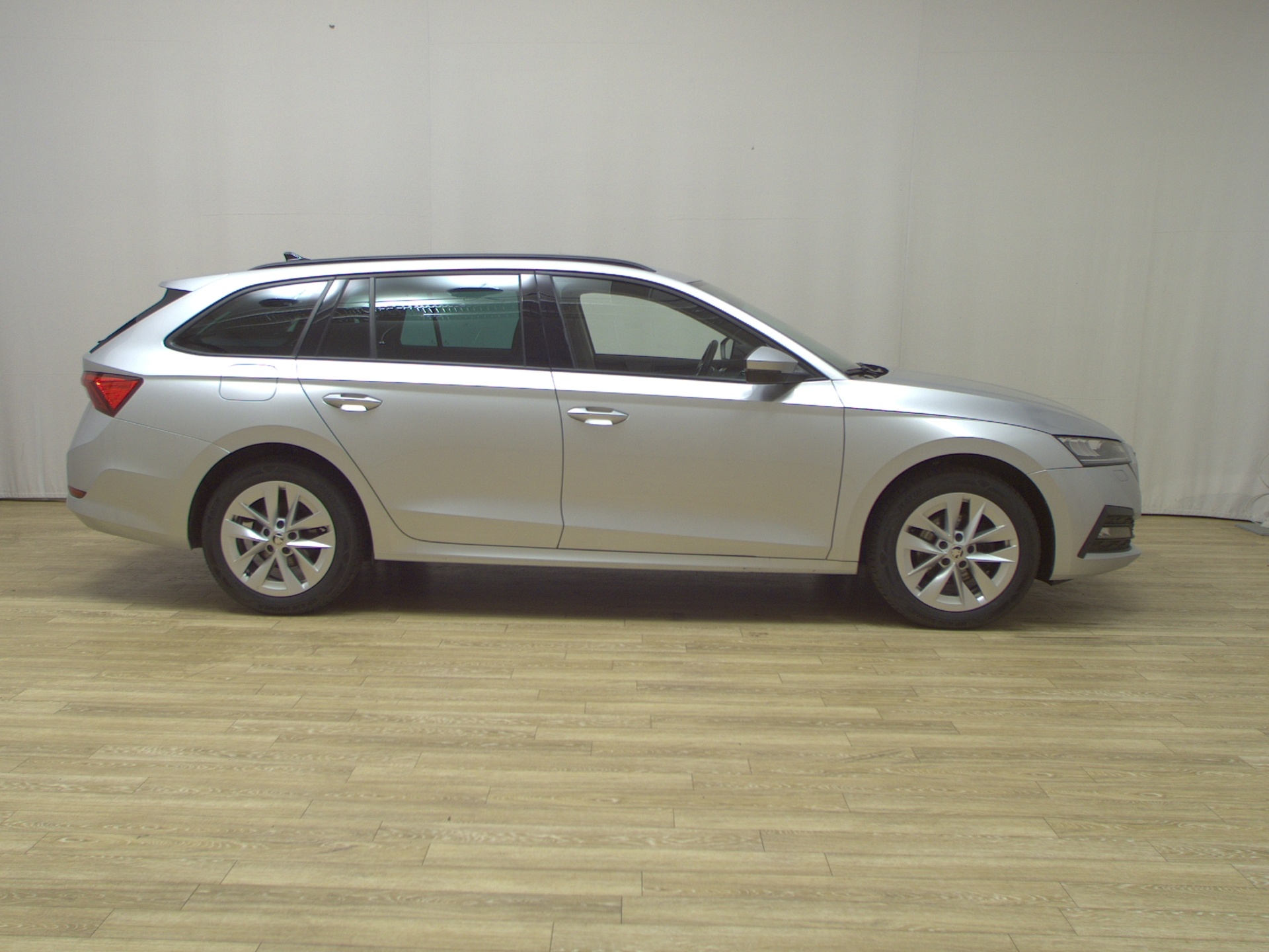 Skoda Octavia Kombi 2.0 TDI Ambition Navi LED AID Shz
