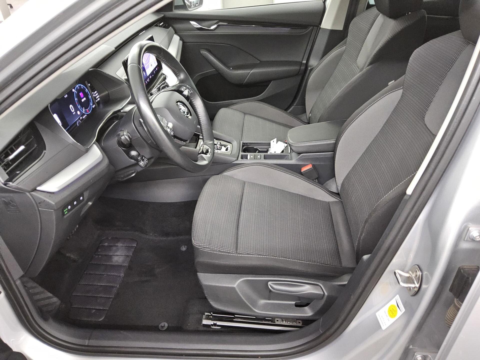 Skoda Octavia Kombi 2.0 TDI Ambition Navi LED AID Shz 9