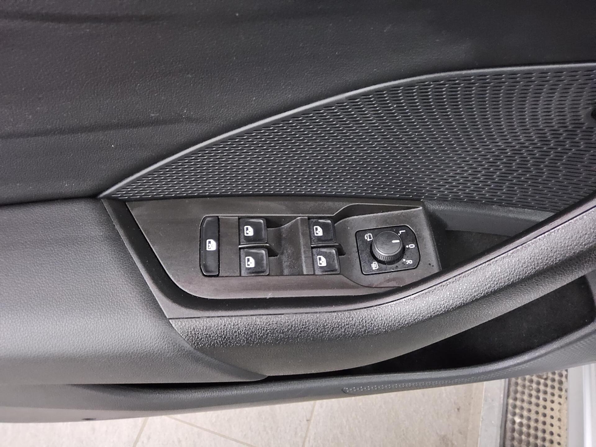 Skoda Octavia Kombi 2.0 TDI Ambition Navi LED AID Shz 10