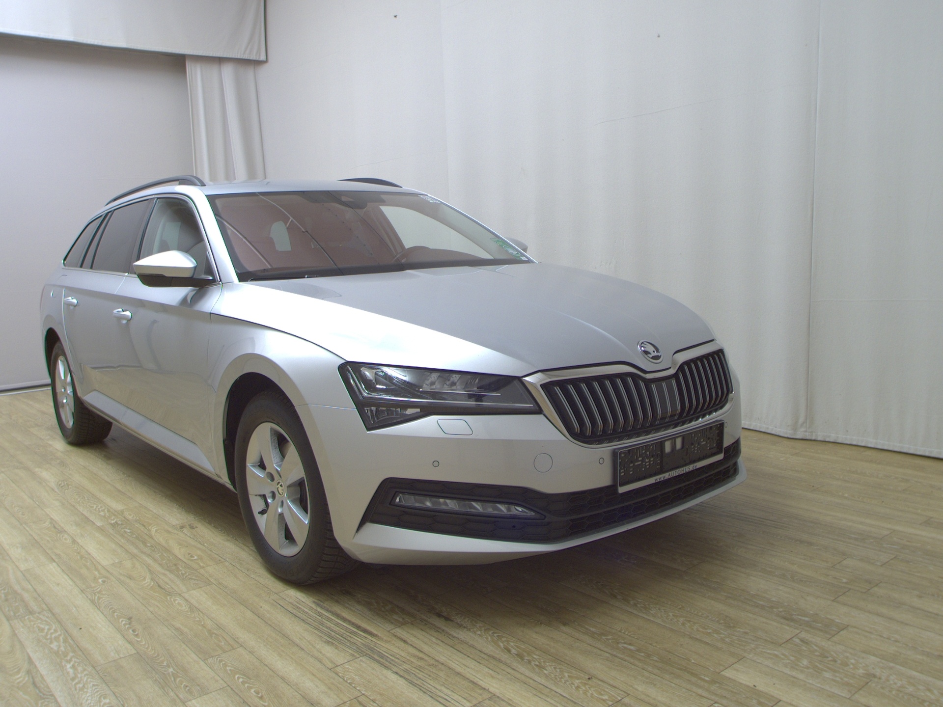 Skoda Superb Kombi 2.0 TDI Ambition Nav LED vc RFK Shz 3