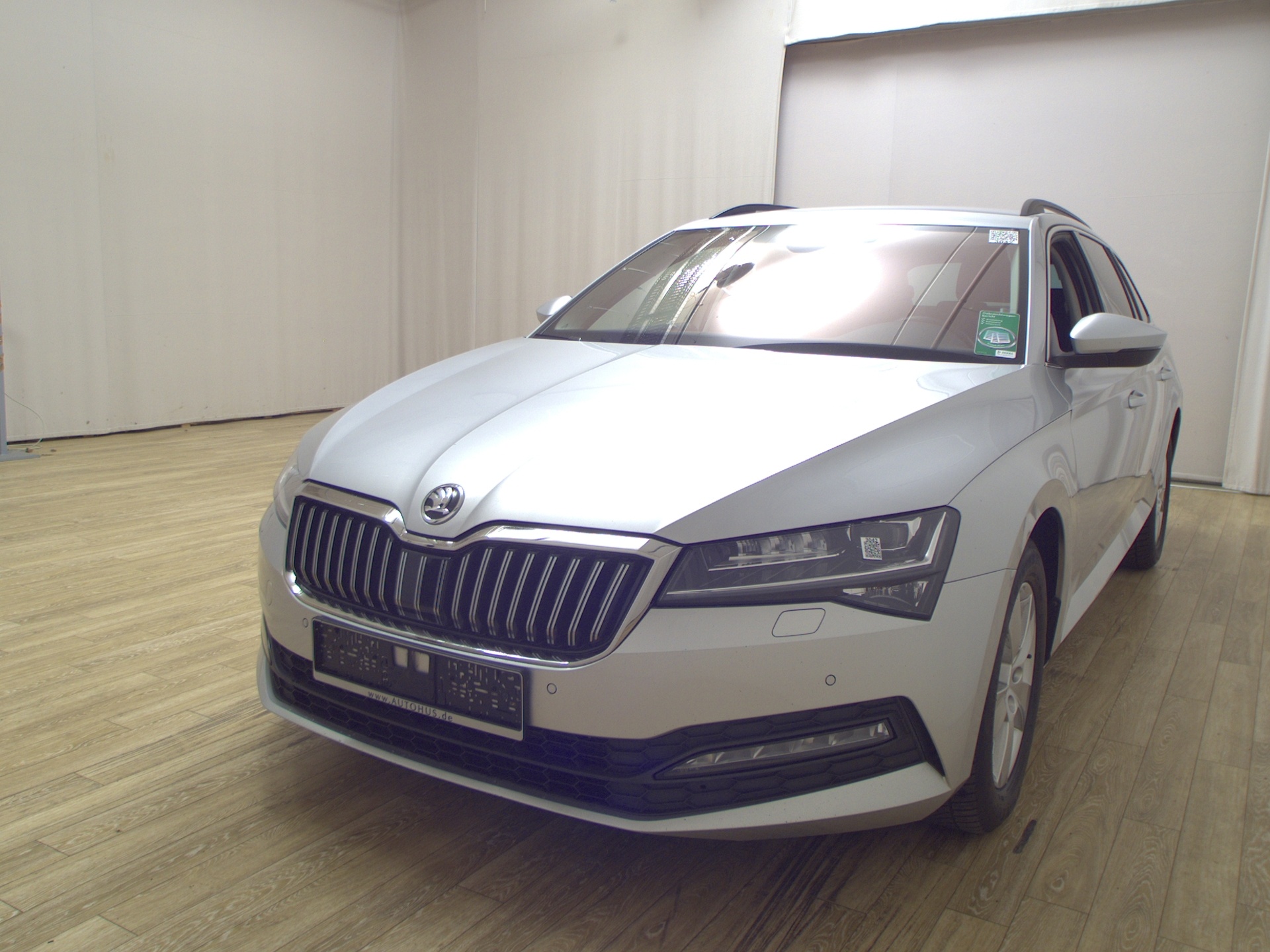 Skoda Superb Kombi 2.0 TDI Ambition Nav LED vc RFK Shz 2