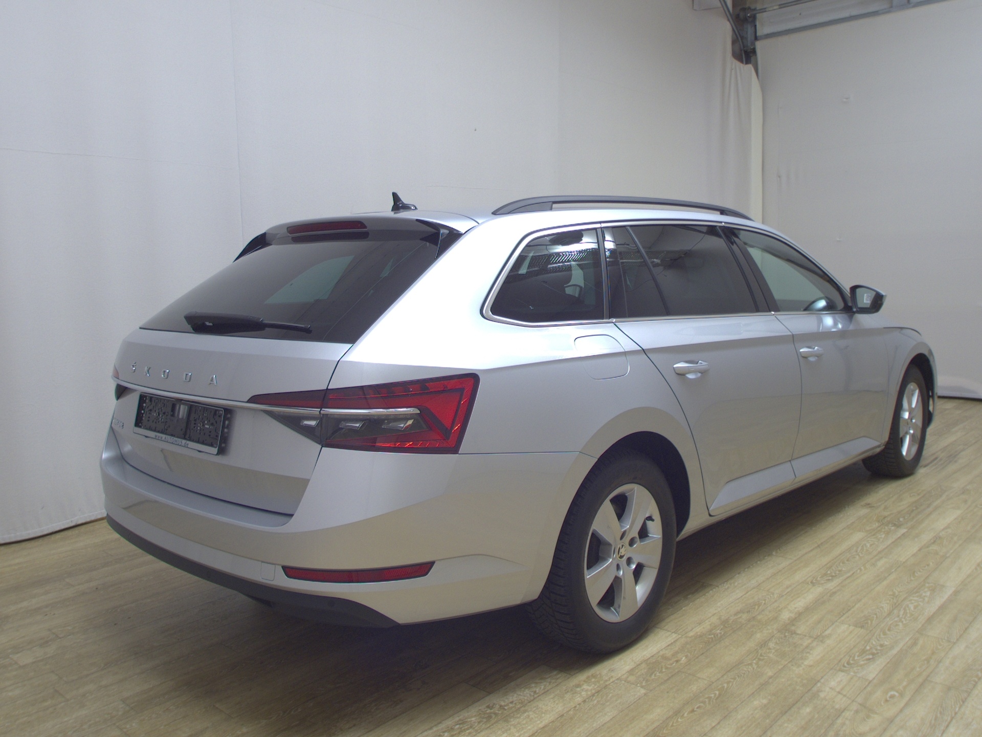Skoda Superb Kombi 2.0 TDI Ambition Nav LED vc RFK Shz 4