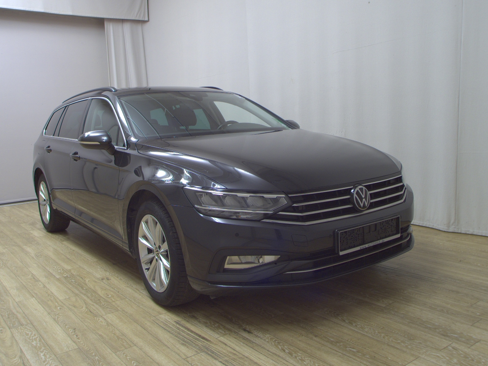 Volkswagen Passat Var. 2.0 TDI Business Navi LED RFK ACC 3