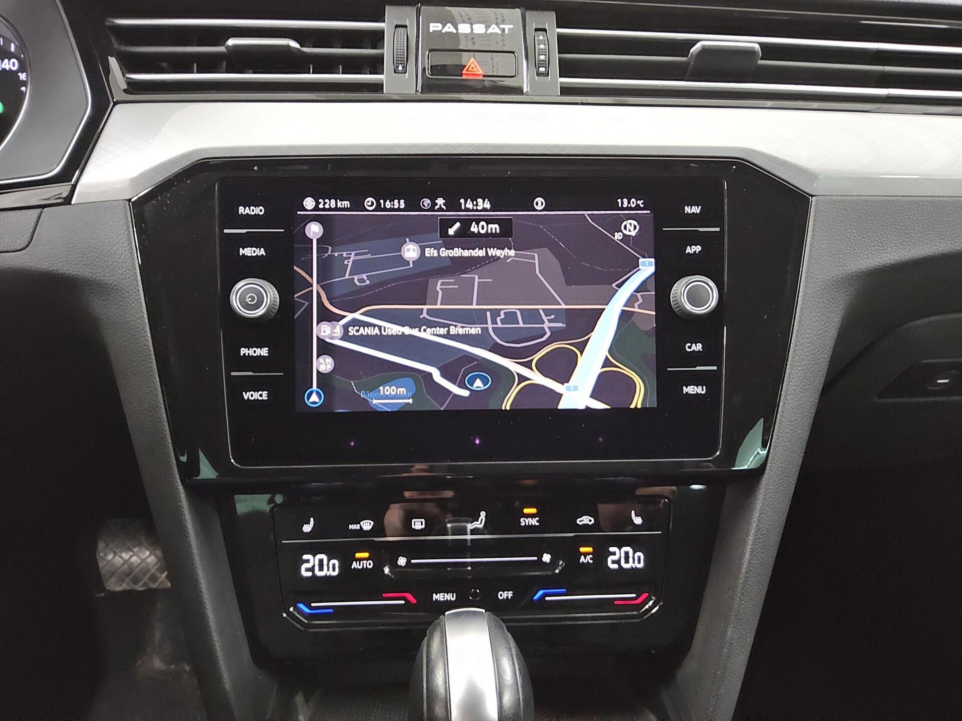 Volkswagen Passat Var. 2.0 TDI Business Navi LED RFK ACC 7