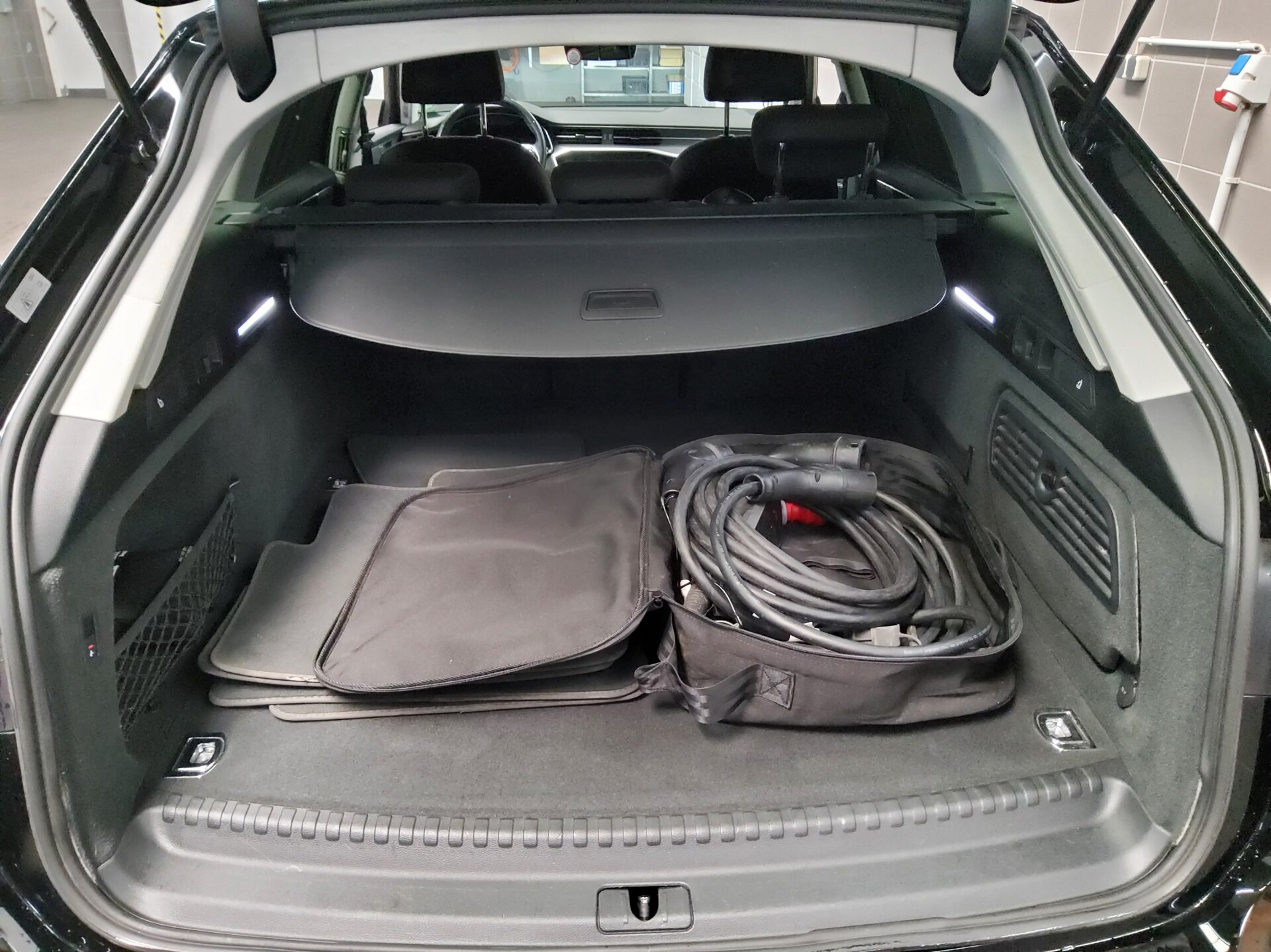 Audi A6 Avant 50 TFSI e Qu. Navi LED vc HuD B&O AHK 12