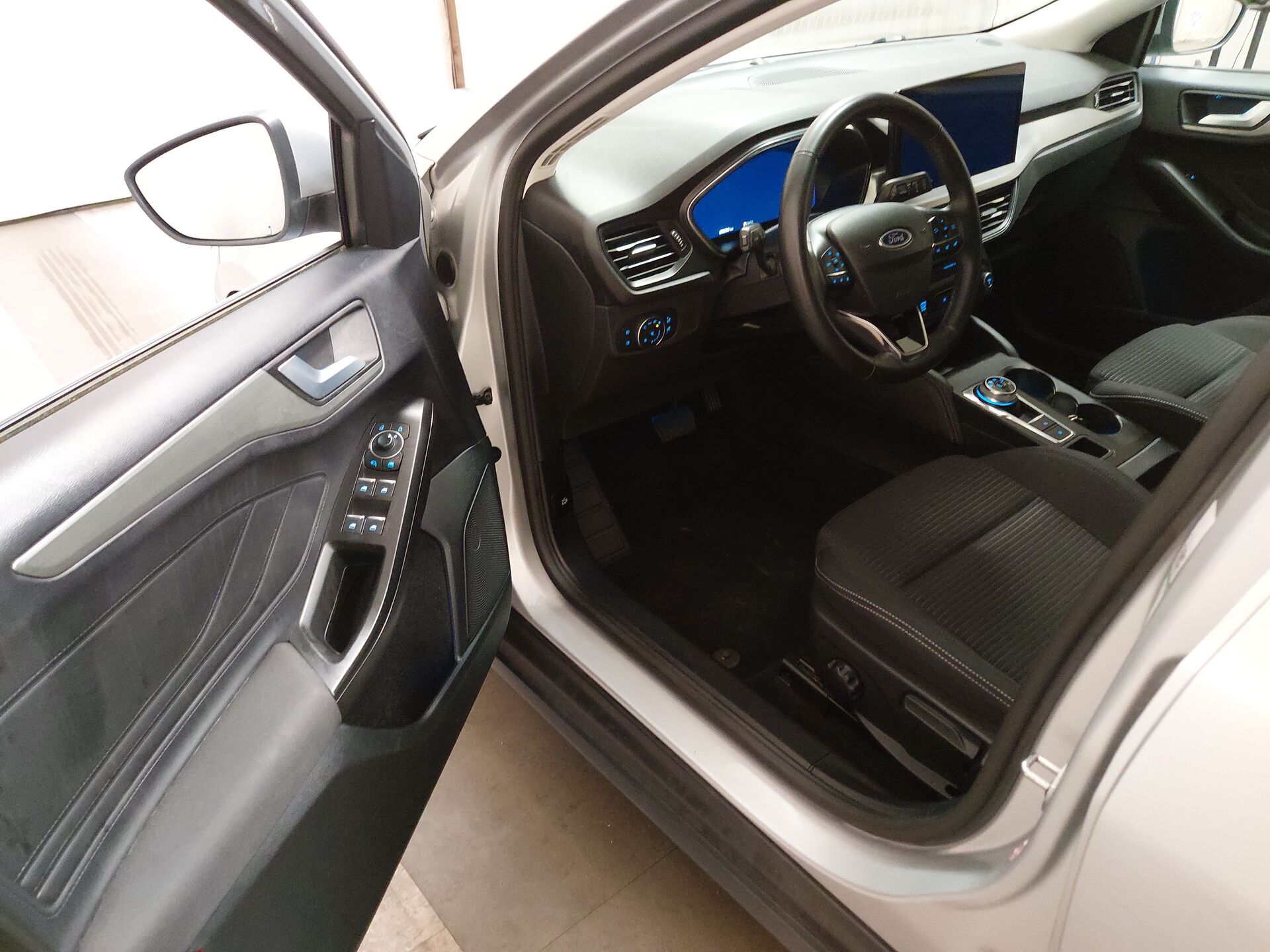 Ford Focus Turnier Titanium X NAVI LED SPORTSITZE SHZ PDC 14