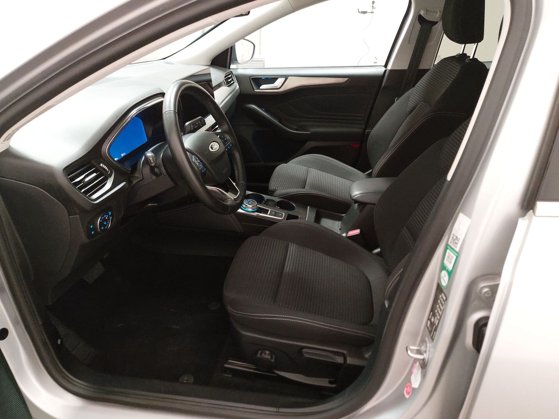 Ford Focus Turnier Titanium X NAVI LED SPORTSITZE SHZ PDC 12